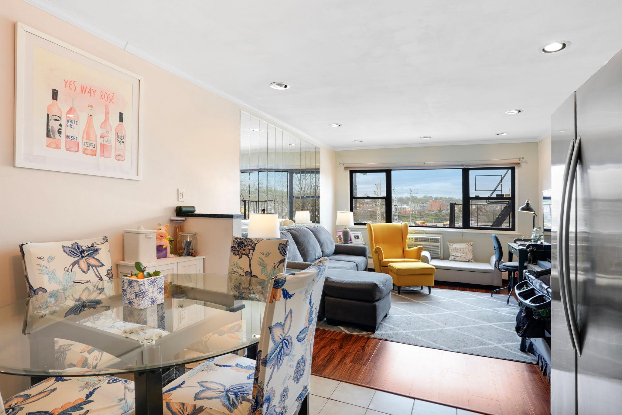 2261 Palmer Avenue Unit: 4P