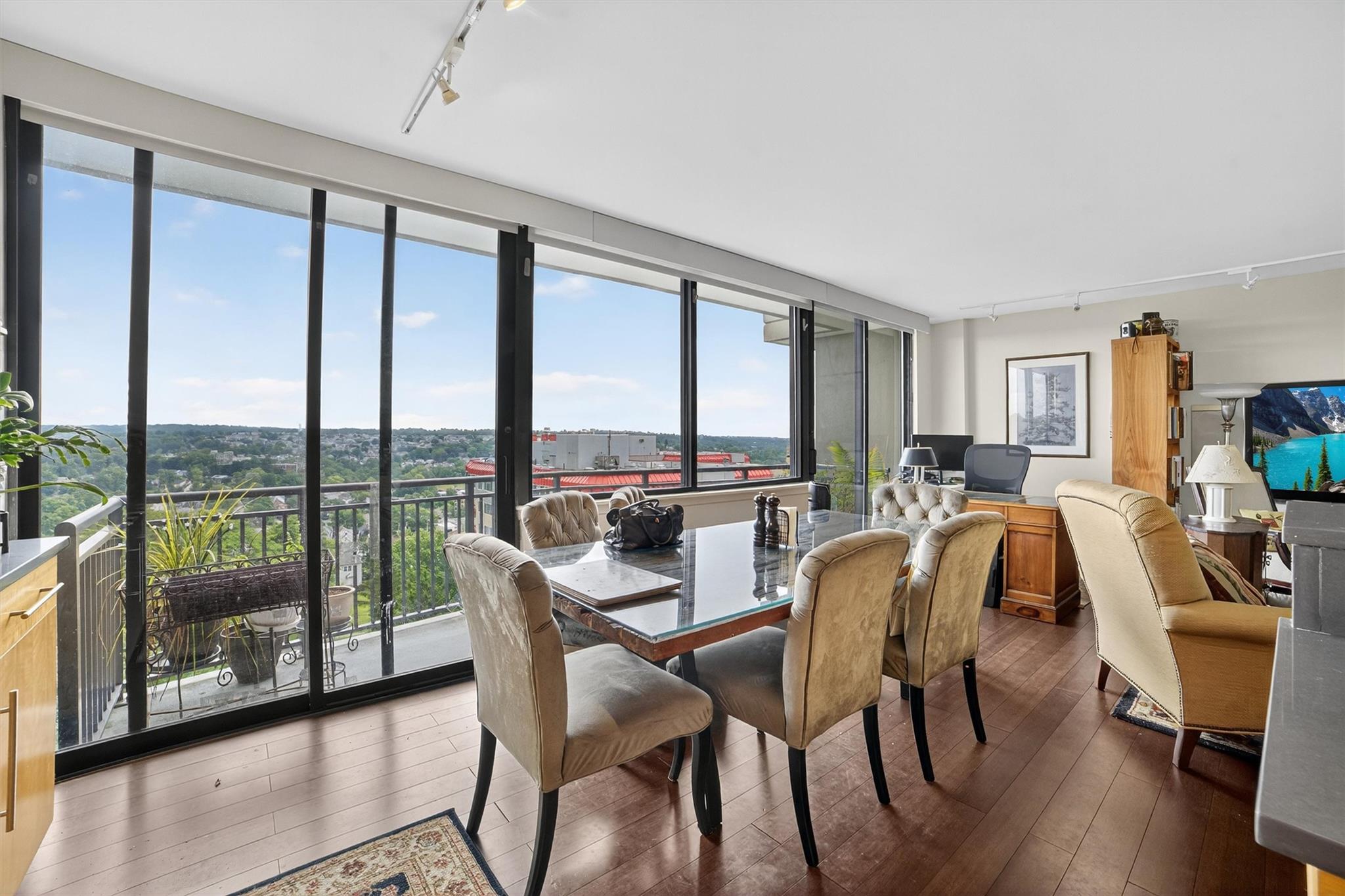 15 Stewart Place Unit: 12J