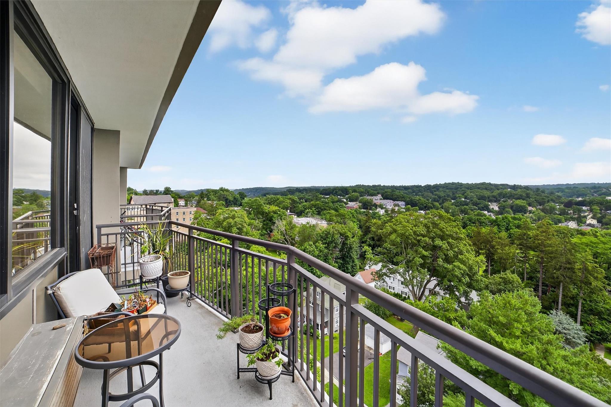 15 Stewart Place Unit: 12J