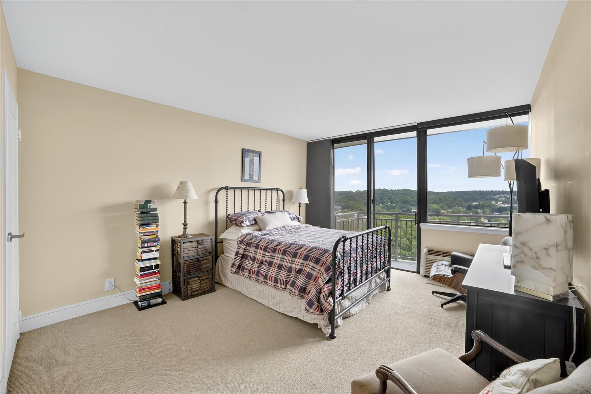 15 Stewart Place Unit: 12J