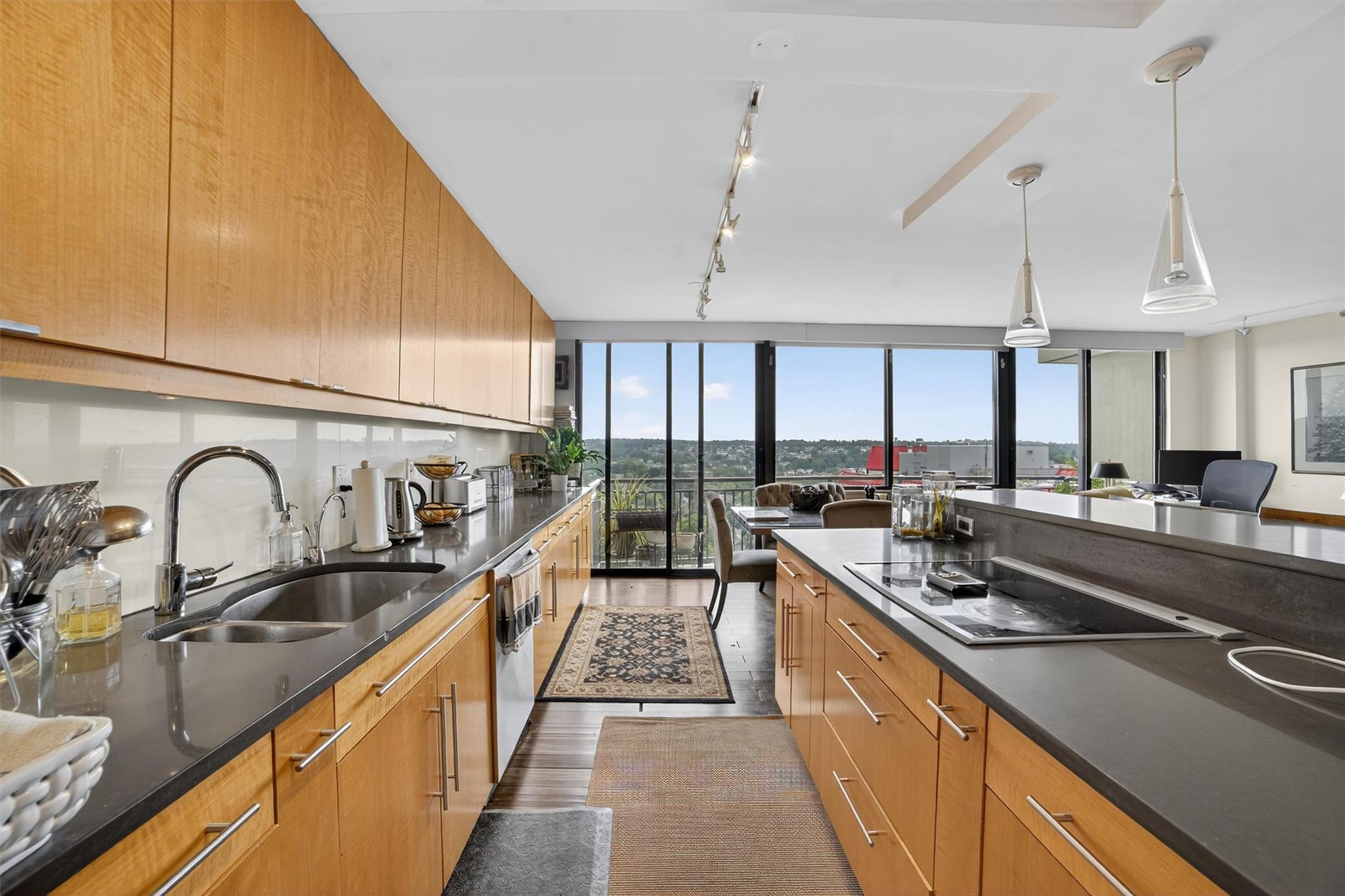 15 Stewart Place Unit: 12J