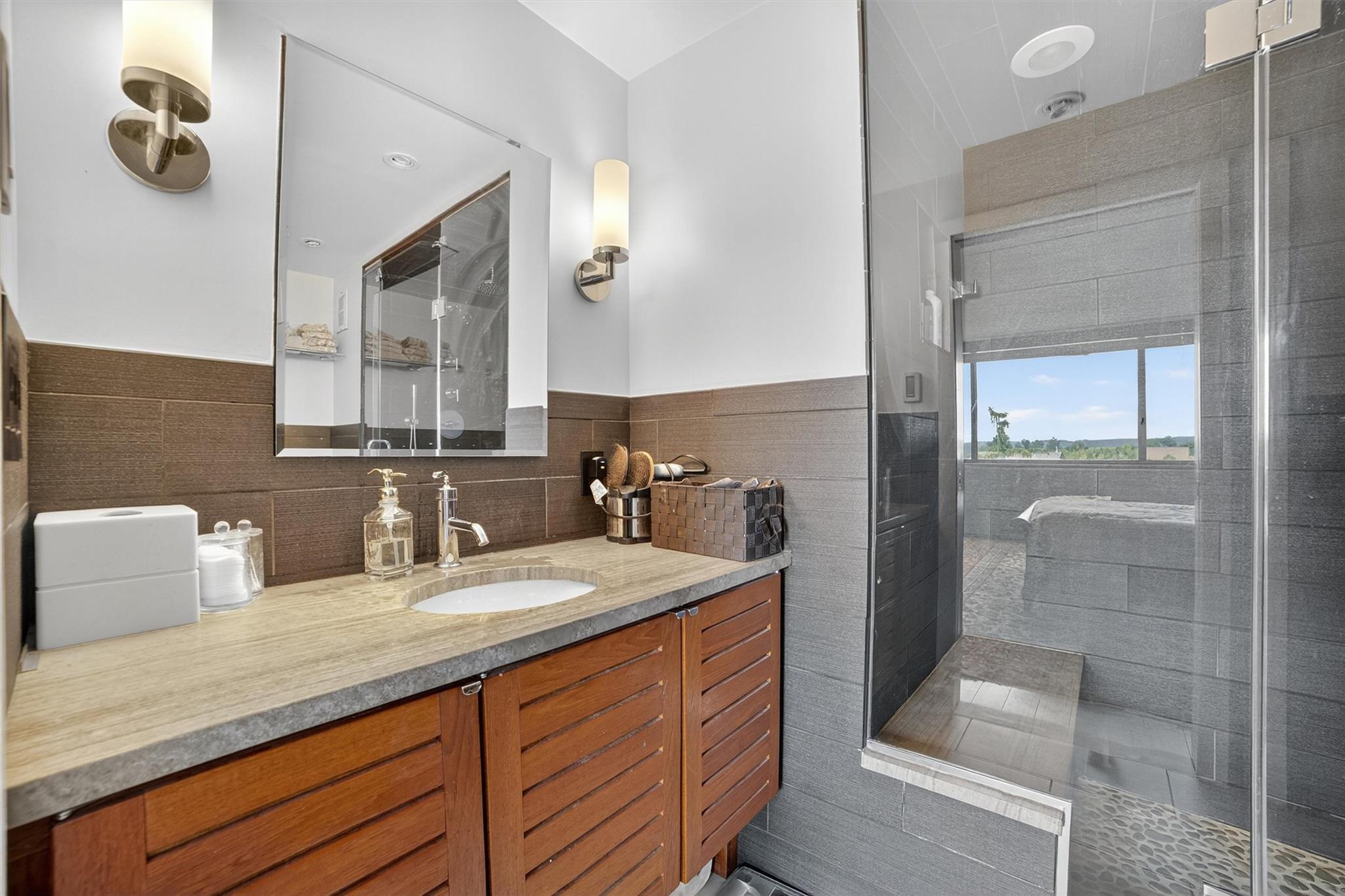15 Stewart Place Unit: 12J