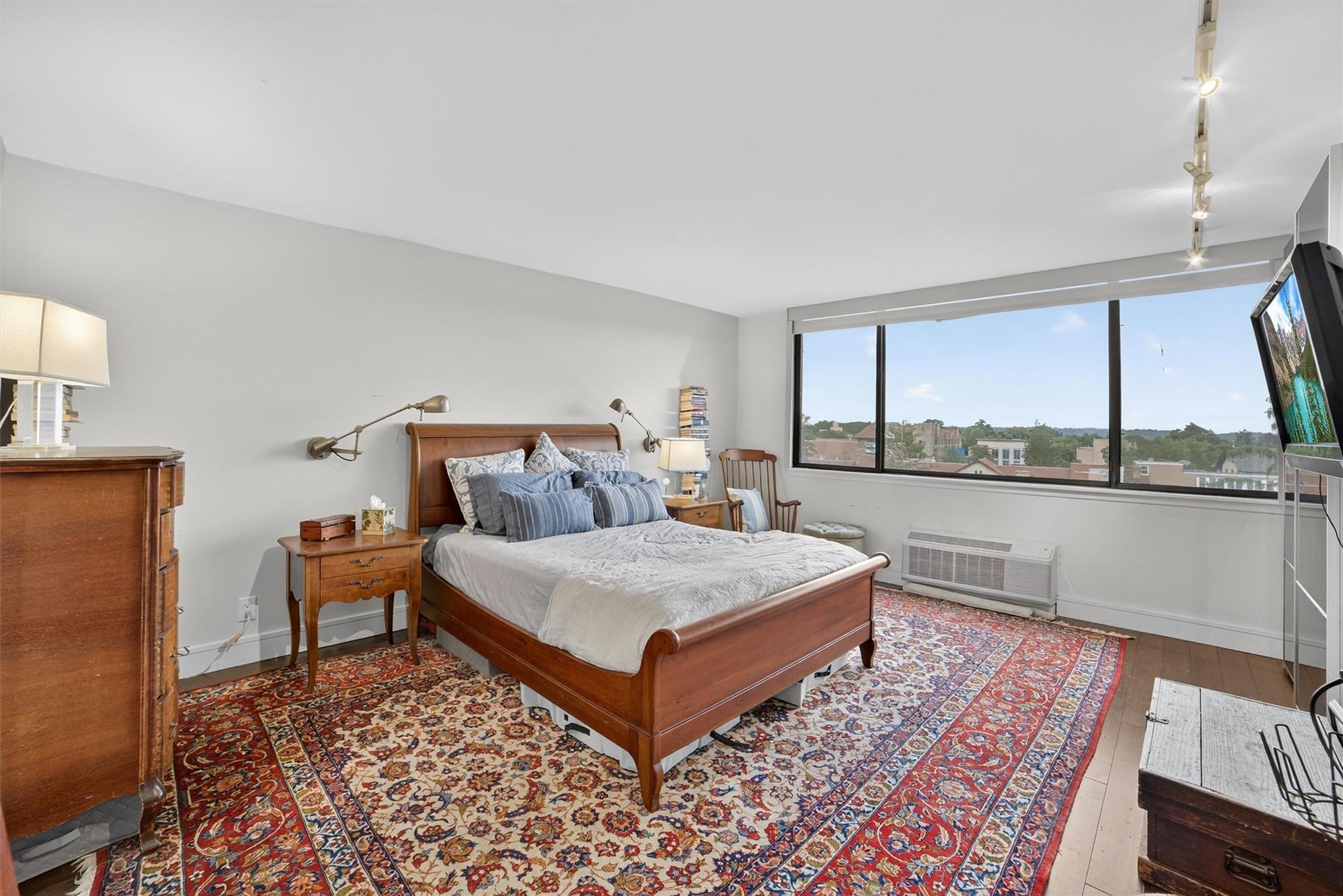 15 Stewart Place Unit: 12J