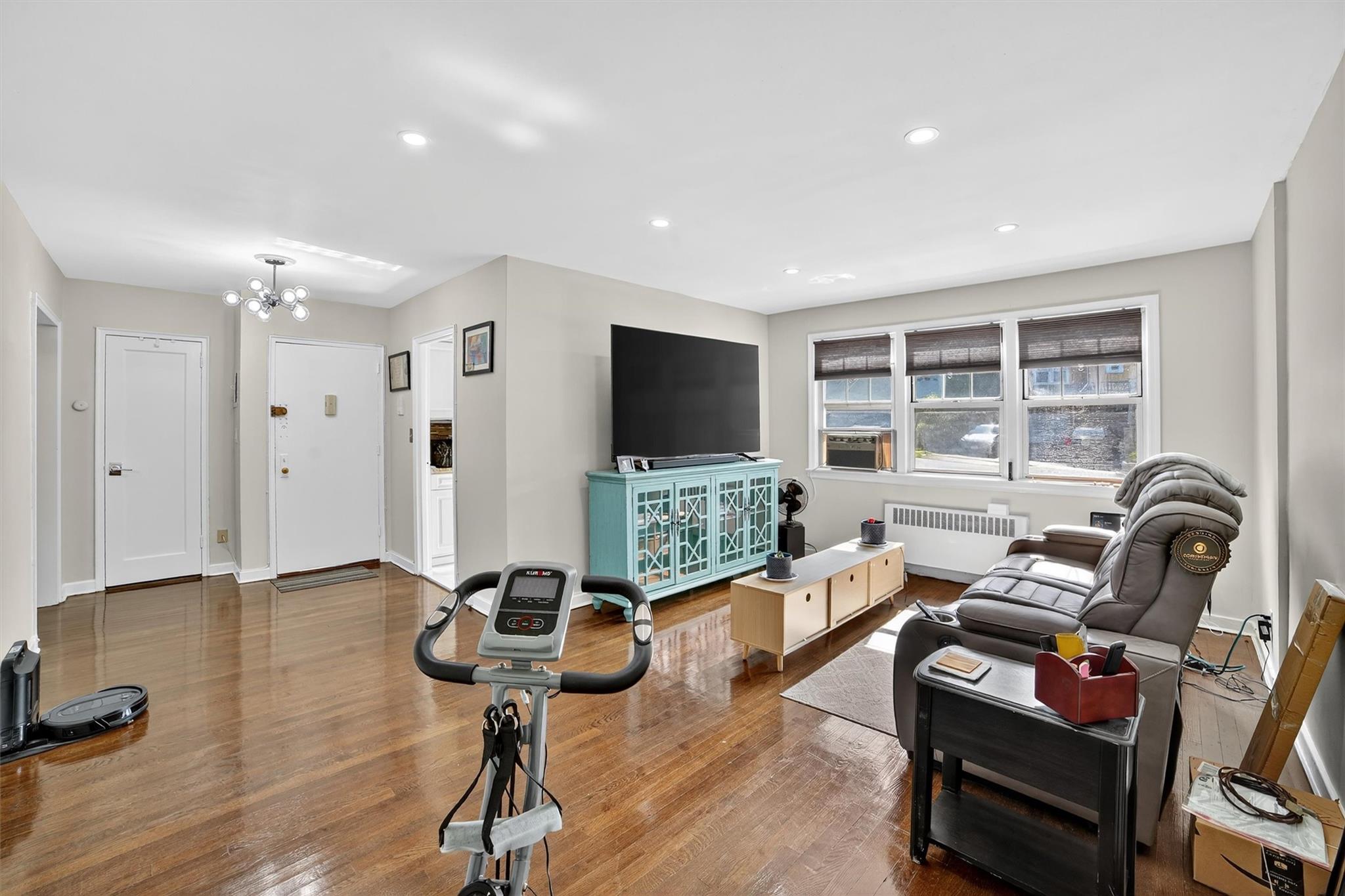 43 Columbus Avenue Unit: 1B