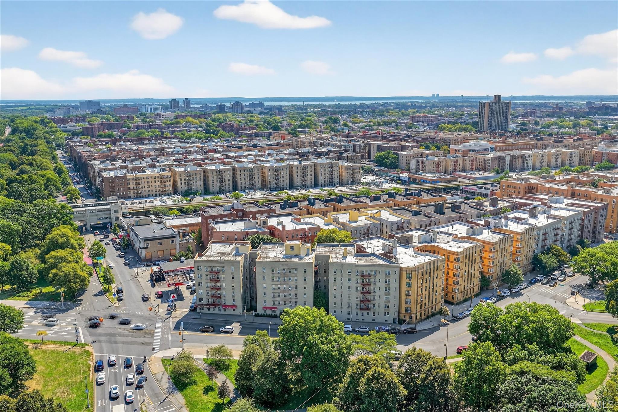 601 Pelham Parkway N Unit: 106