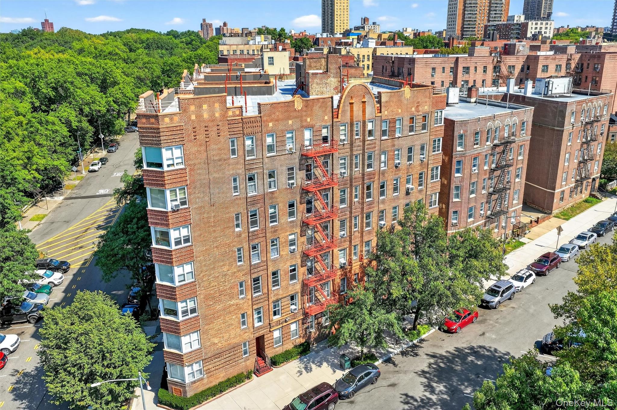 601 Pelham Parkway N Unit: 106