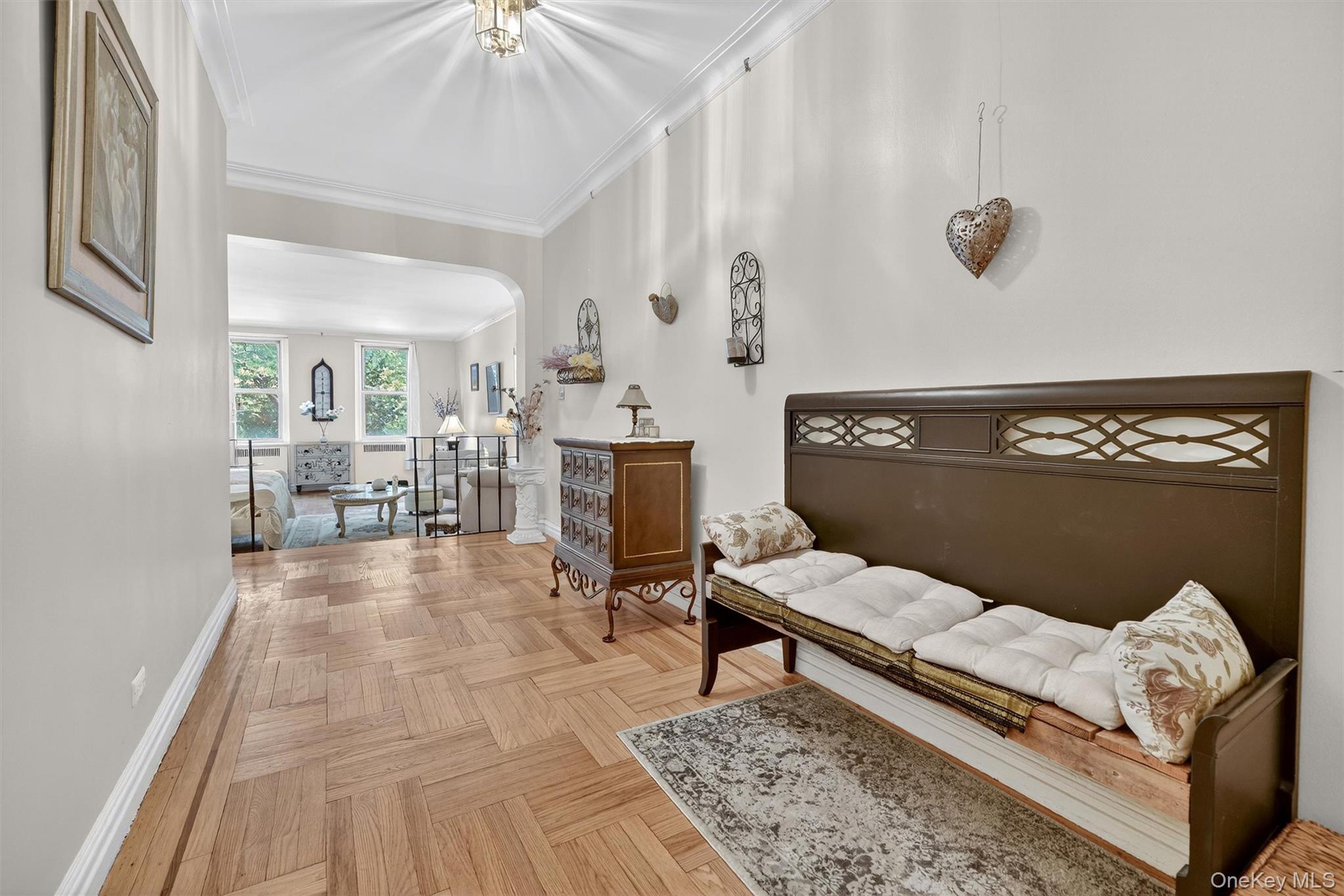 601 Pelham Parkway N Unit: 106