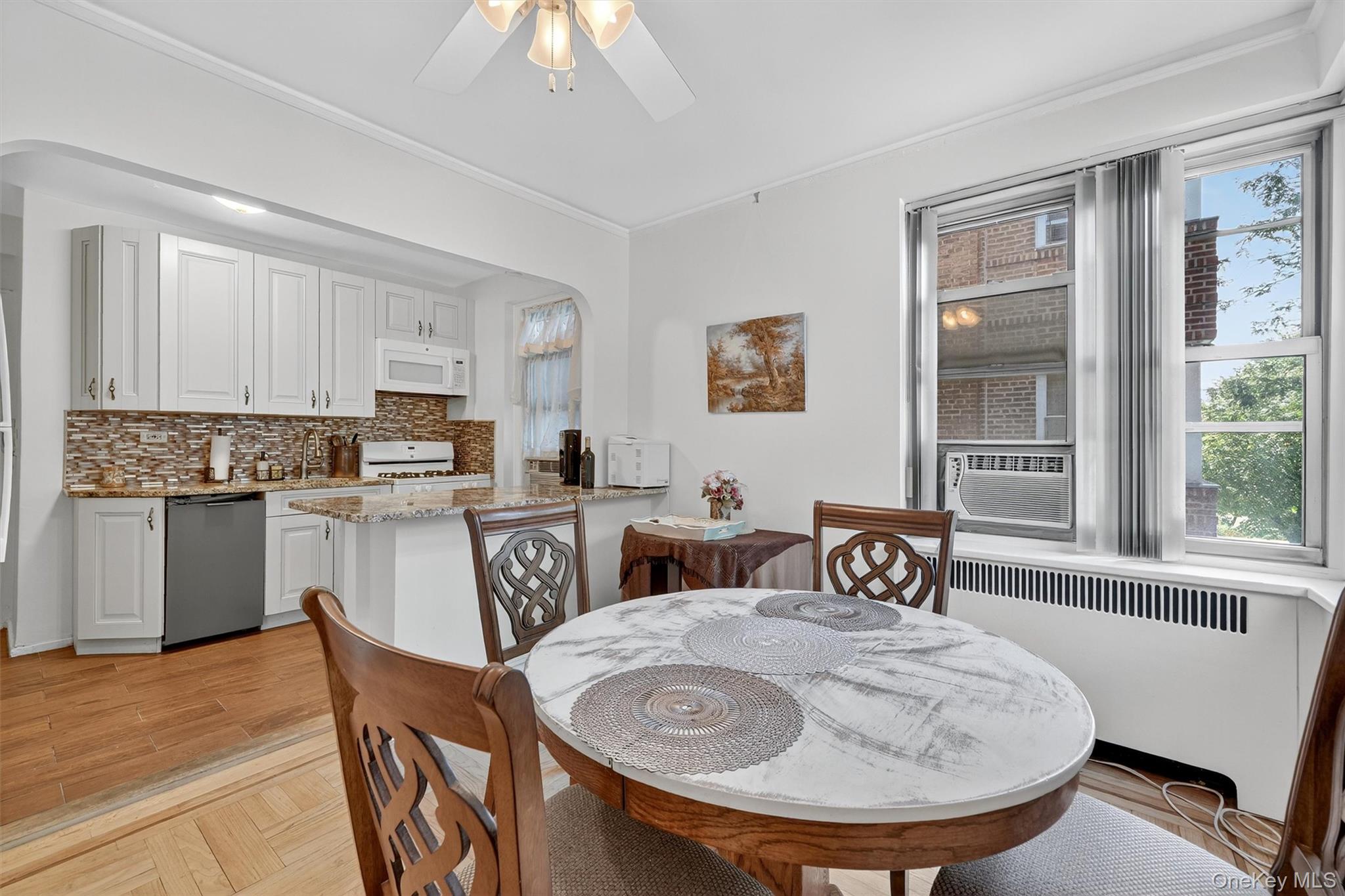 601 Pelham Parkway N Unit: 106