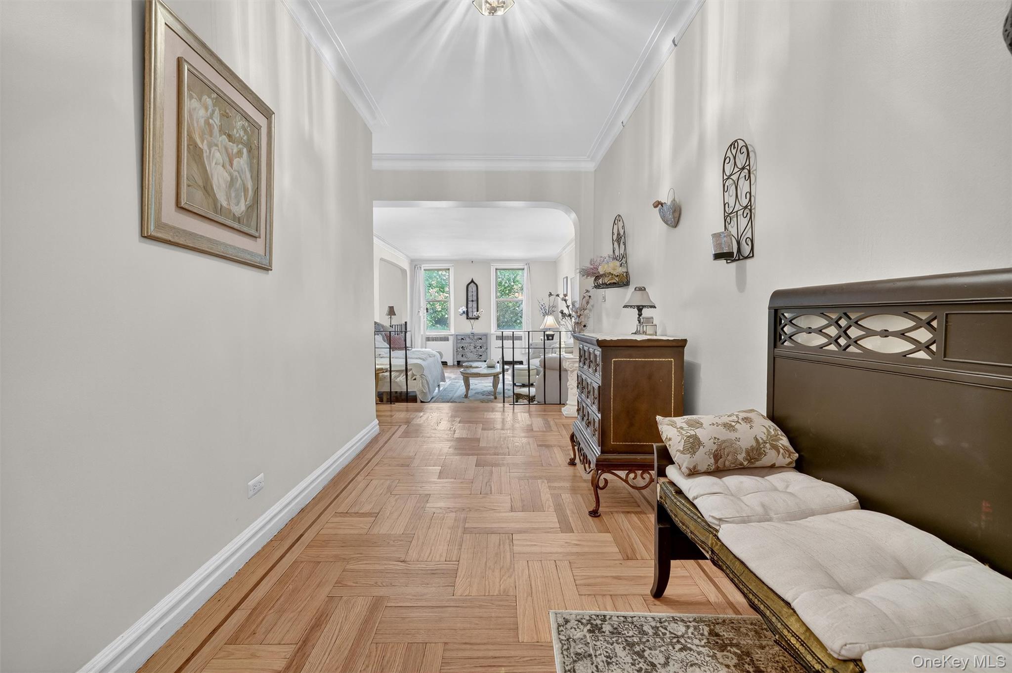 601 Pelham Parkway N Unit: 106