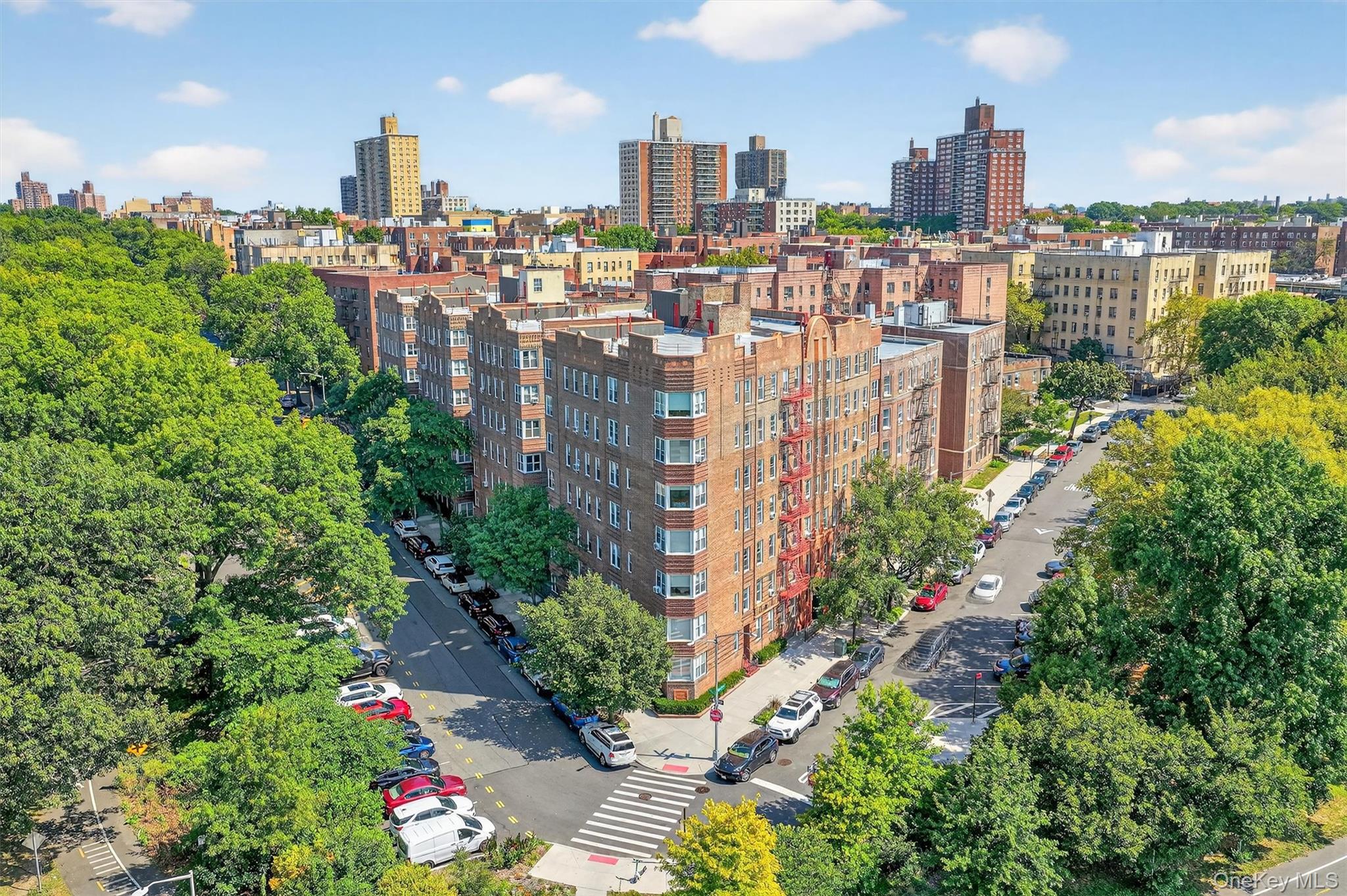 601 Pelham Parkway N Unit: 106