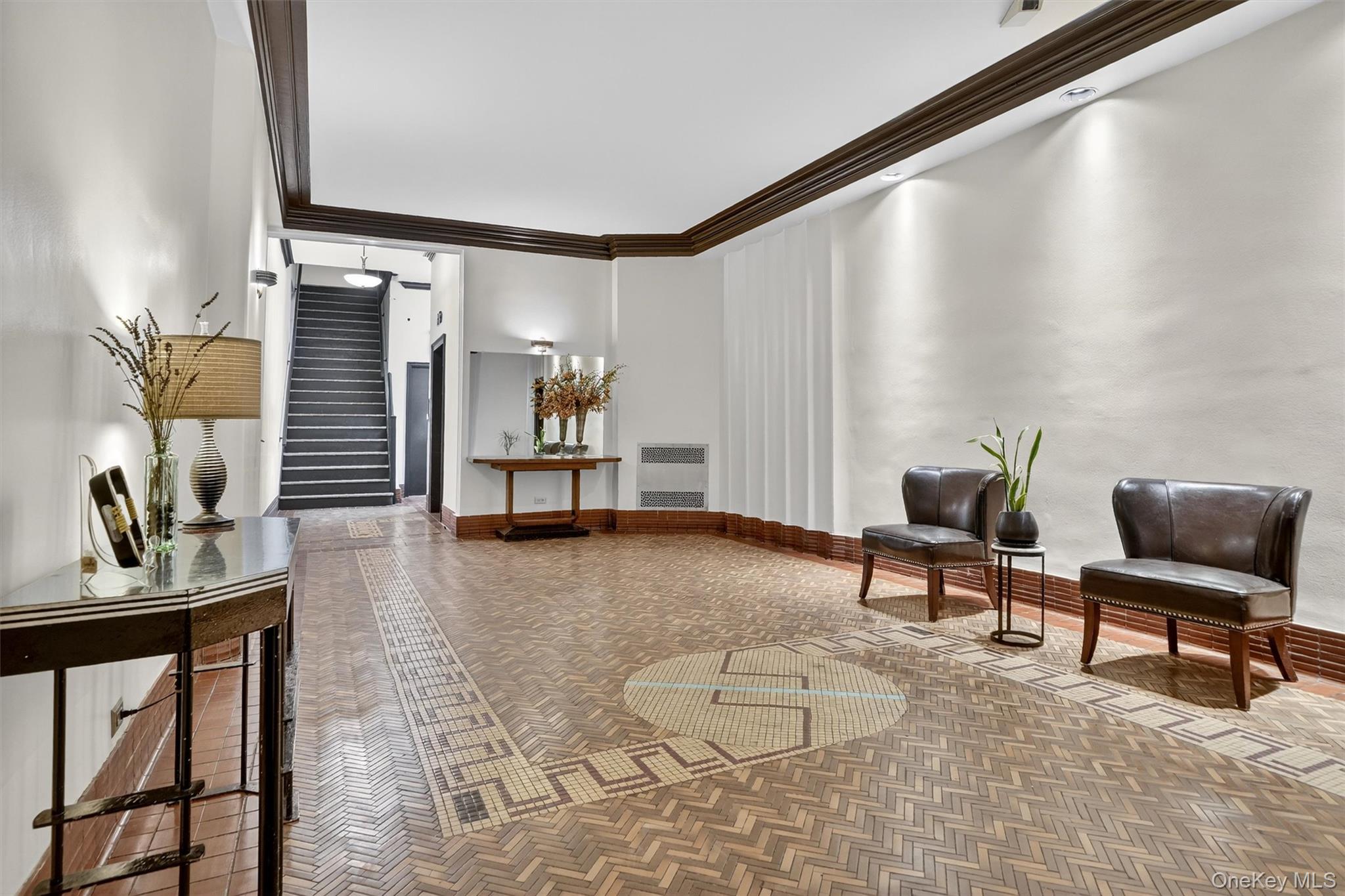601 Pelham Parkway N Unit: 106