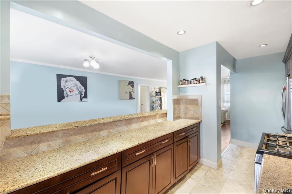 2 Soundview Avenue Unit: 2D