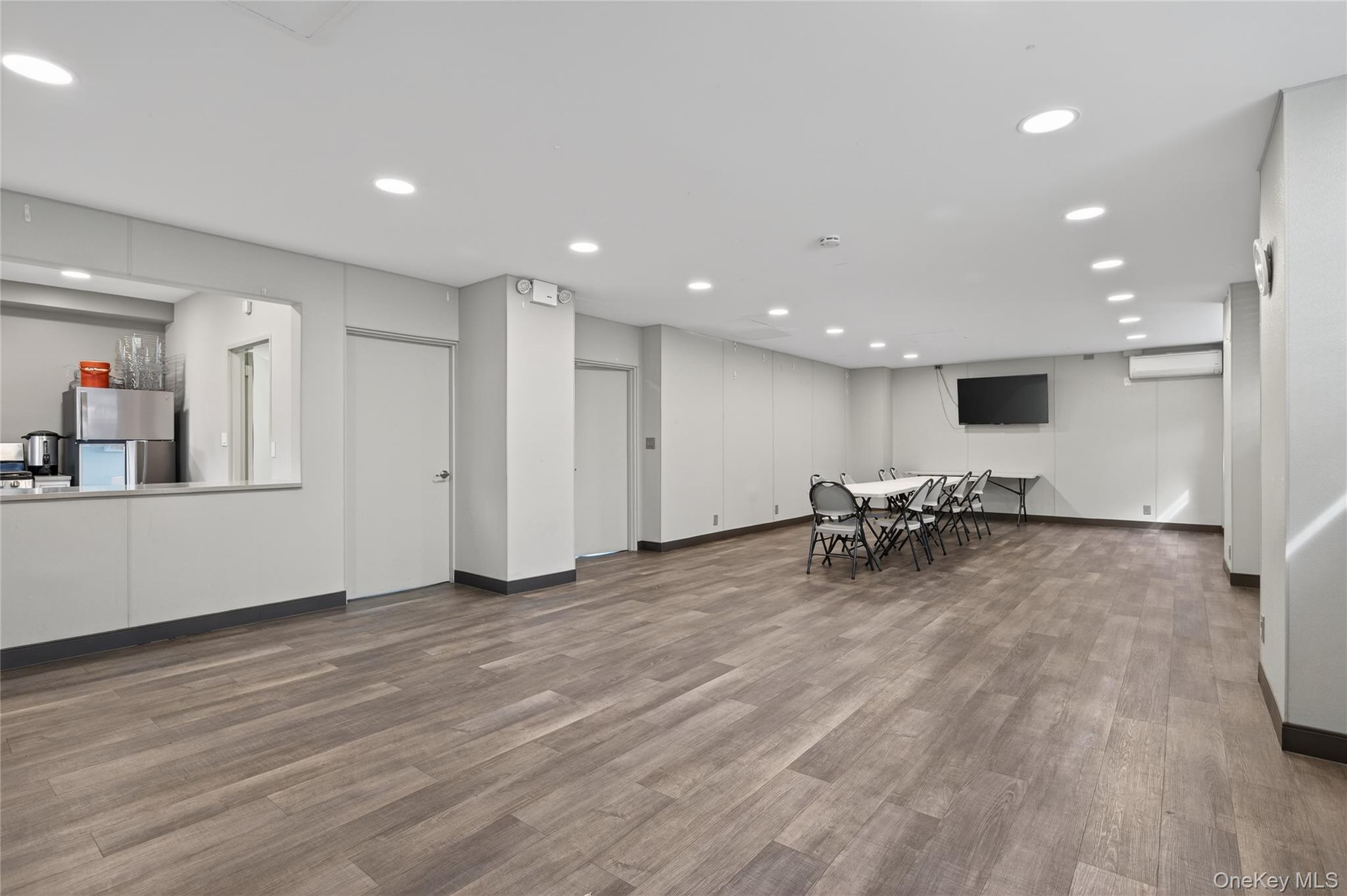 90-50 Union Turnpike Unit: 15H