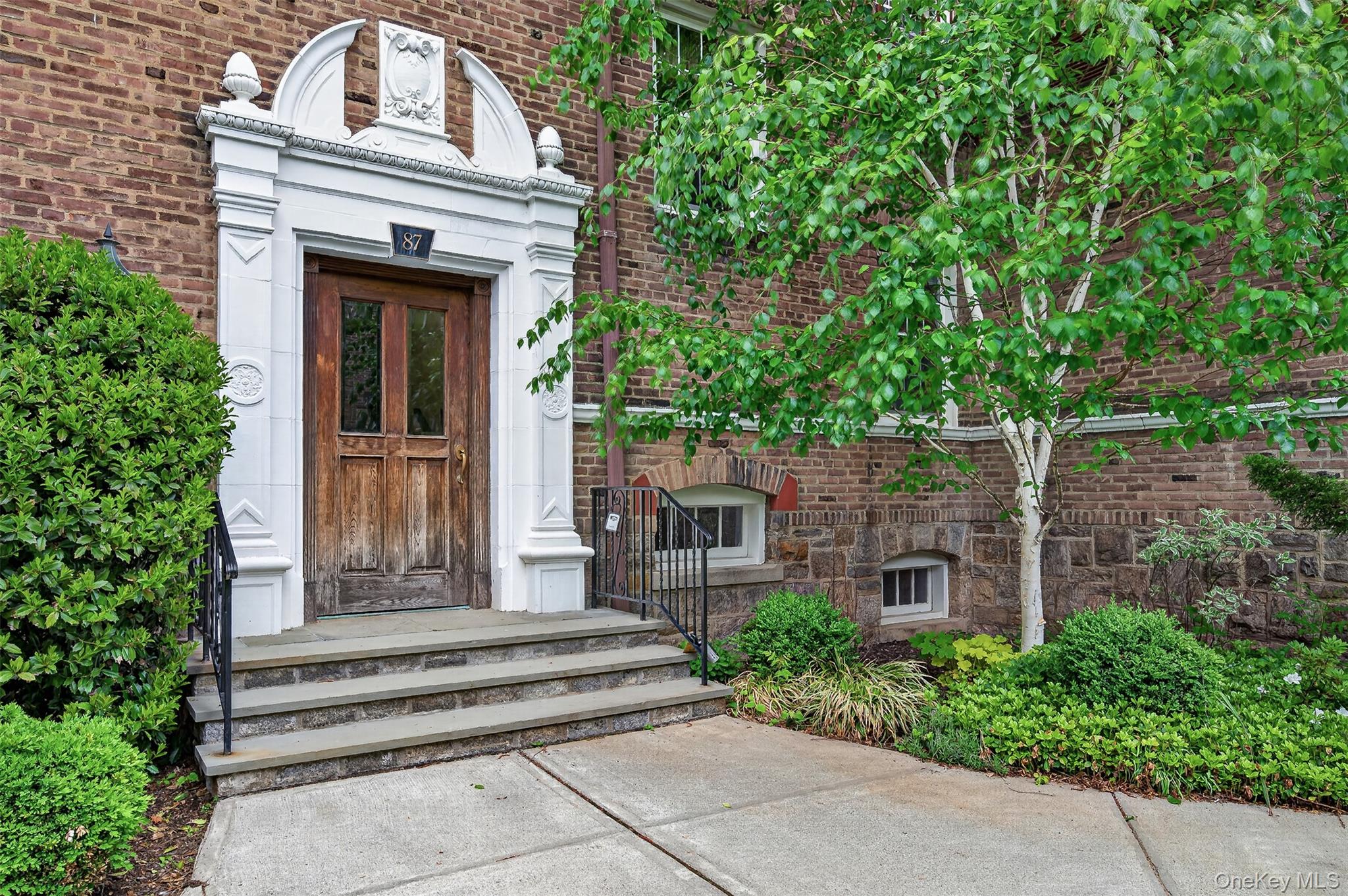 87 N Broadway Unit: 2K