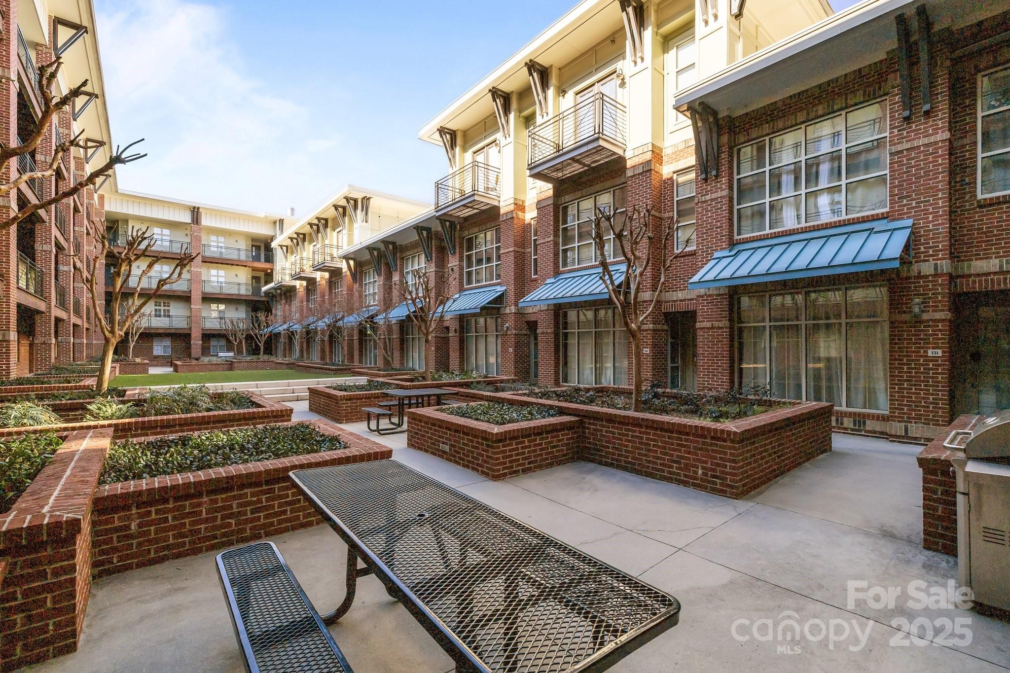 1101 W 1st Street Unit: 124