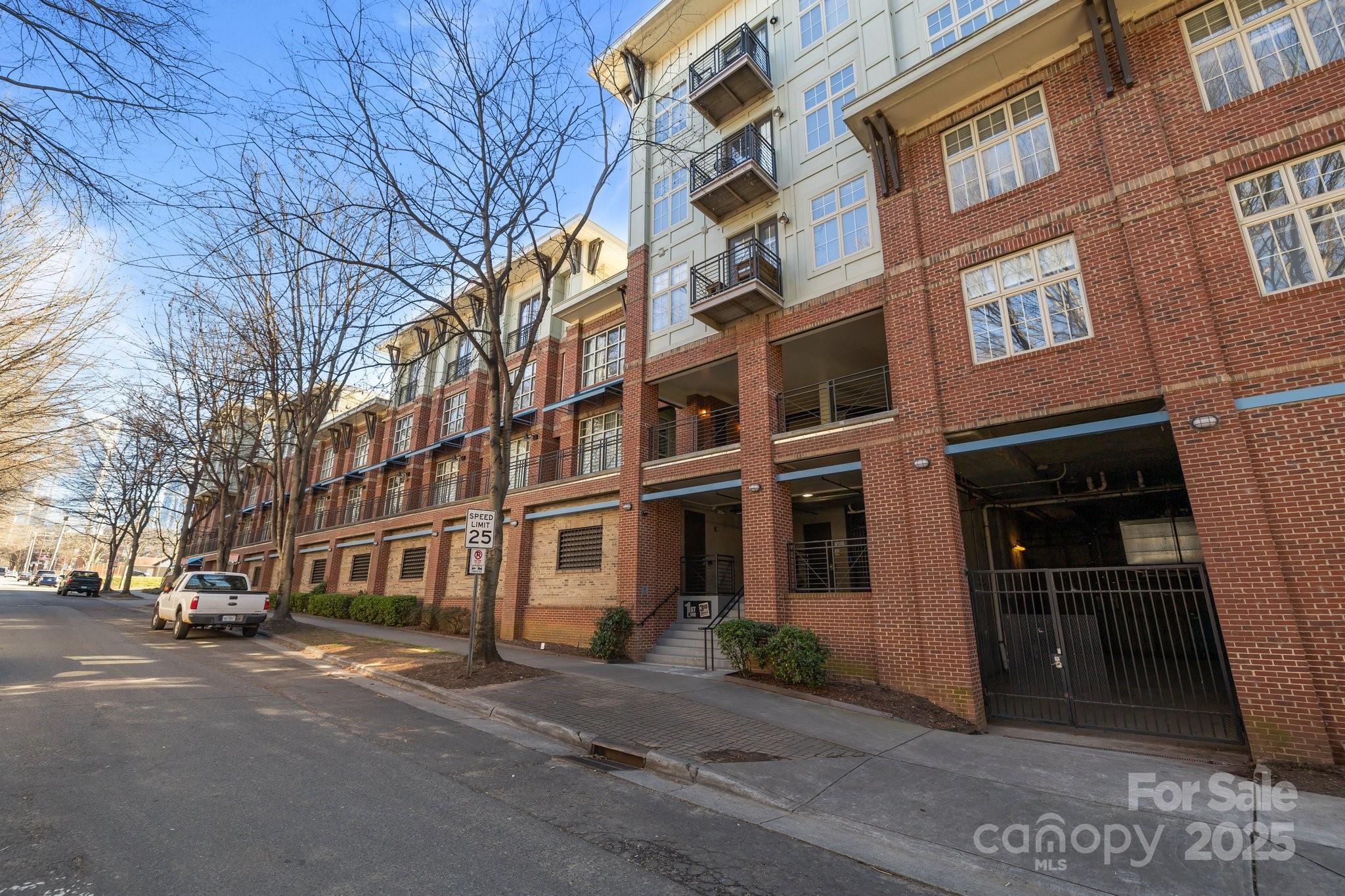 1101 W 1st Street Unit: 124
