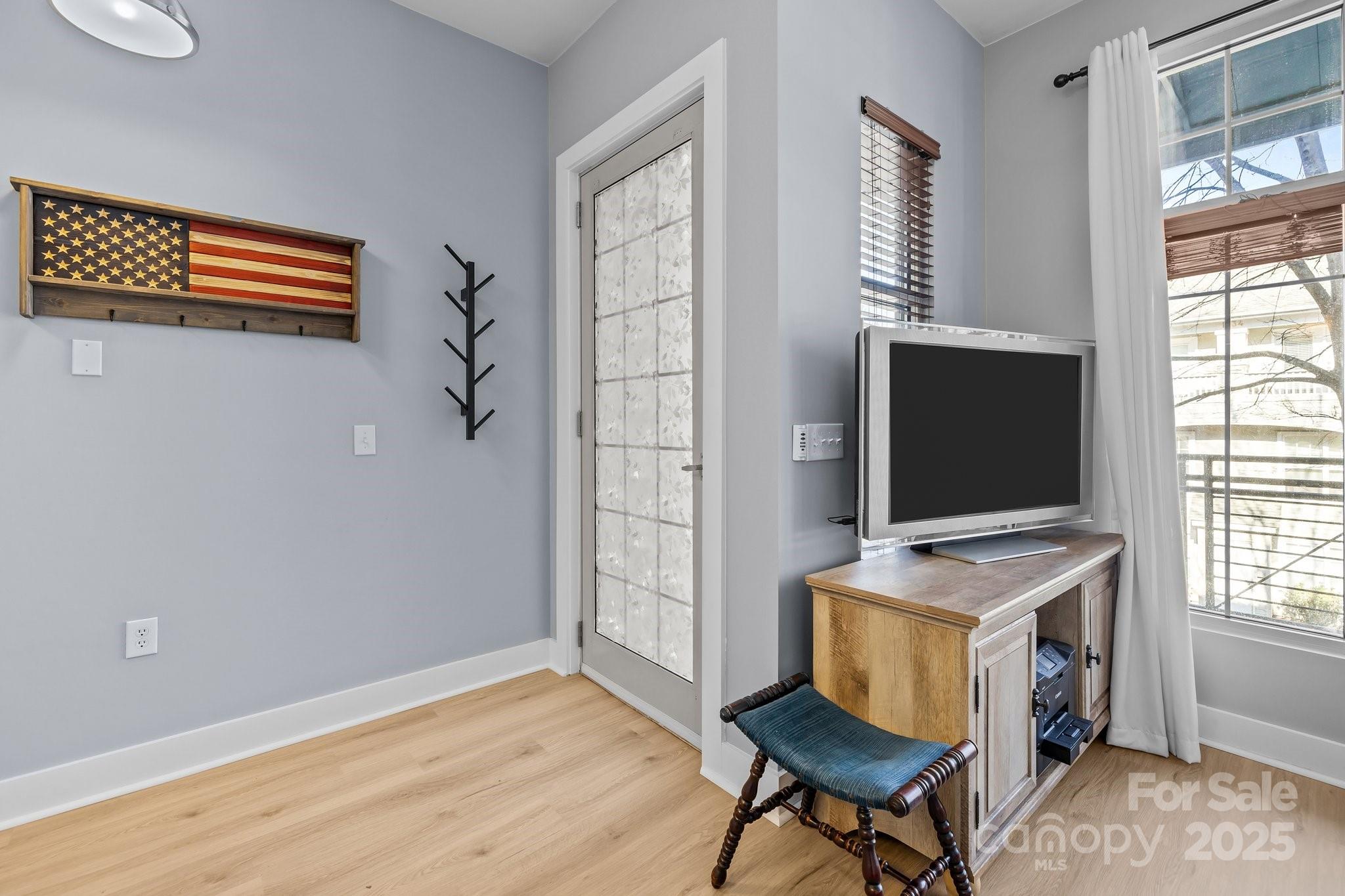 1101 W 1st Street Unit: 124