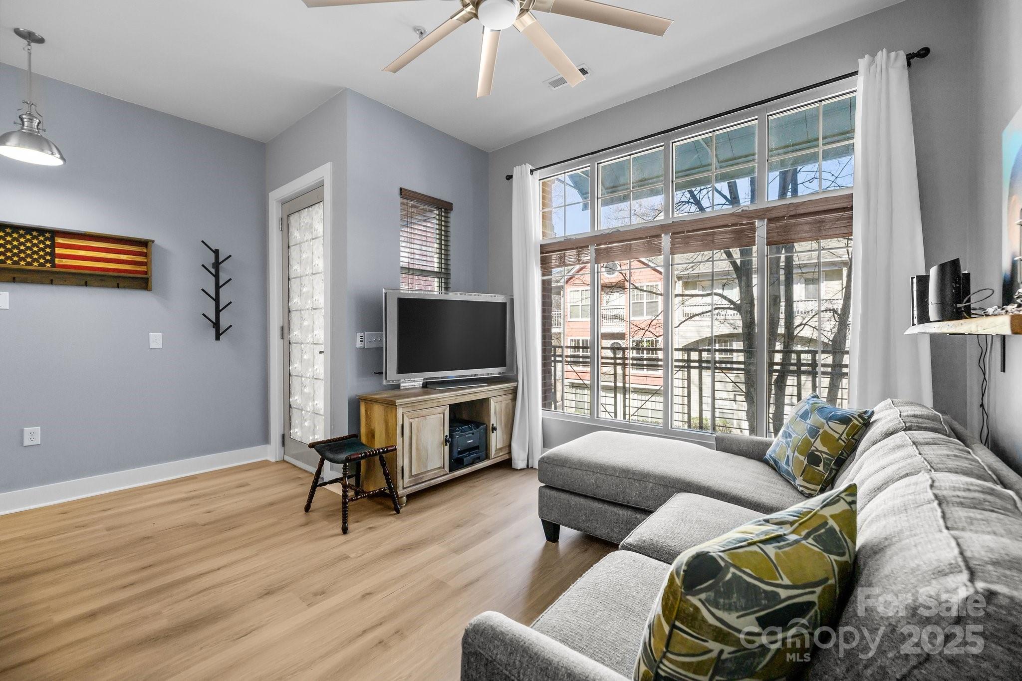 1101 W 1st Street Unit: 124