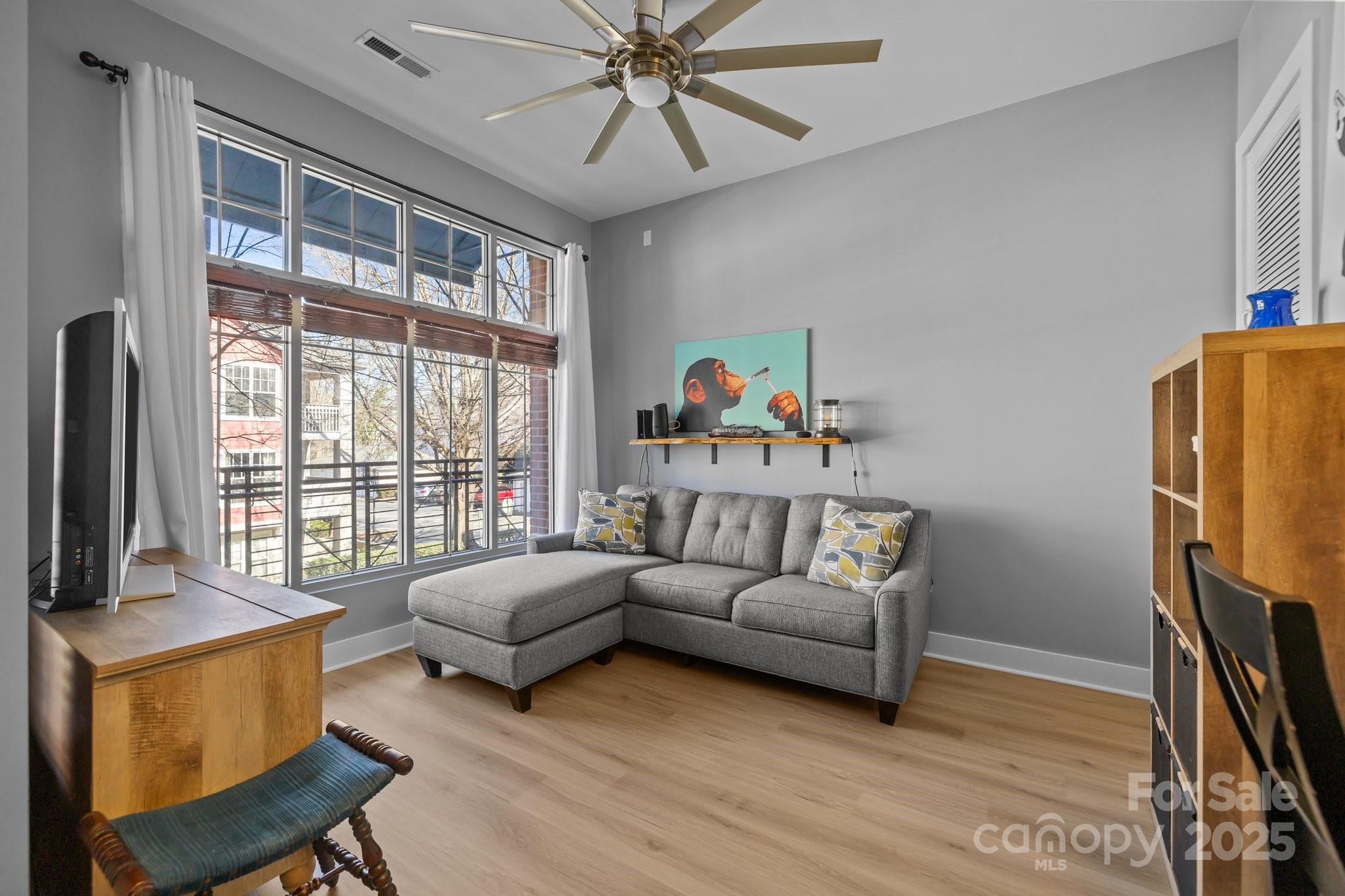 1101 W 1st Street Unit: 124