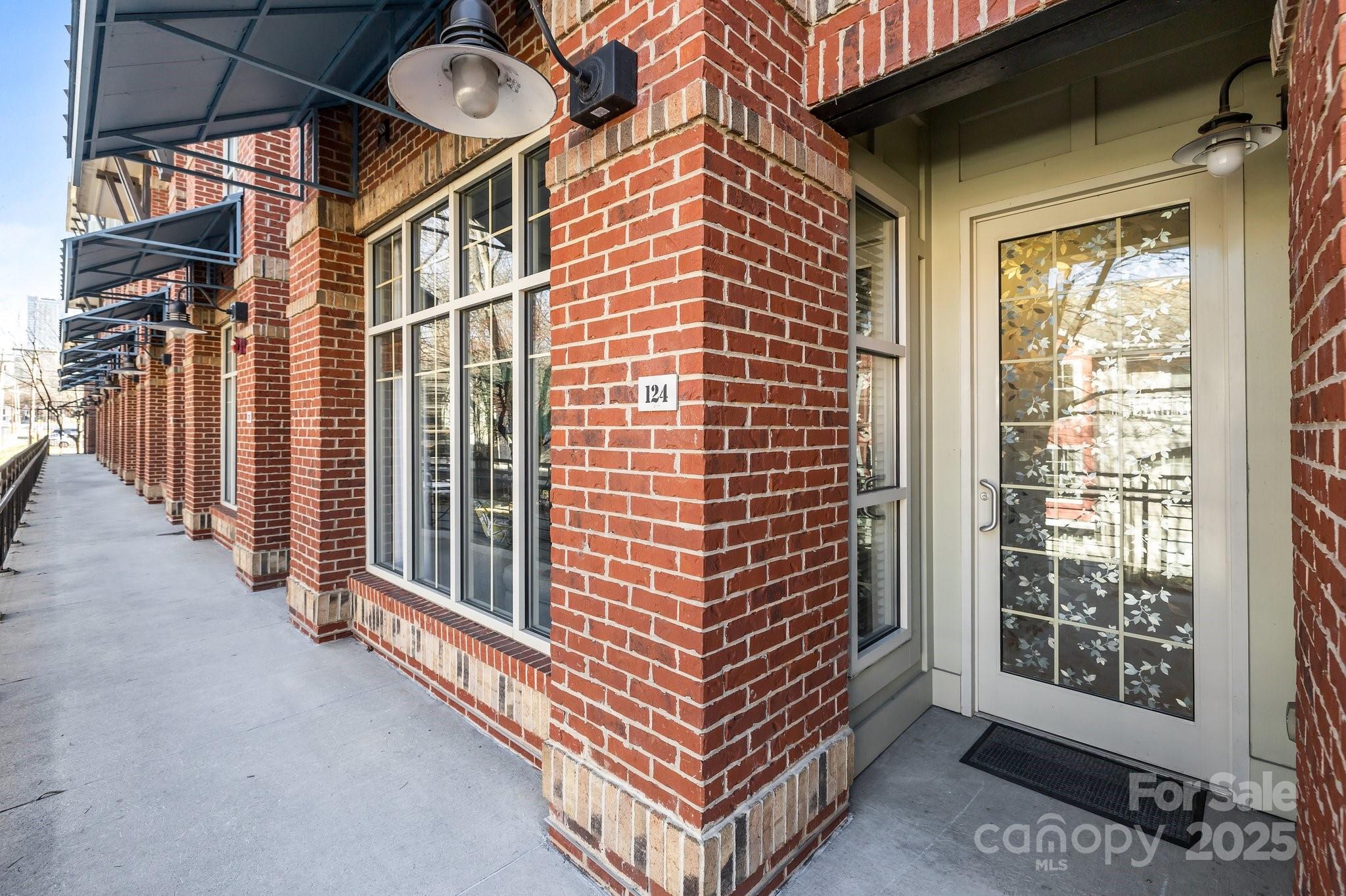 1101 W 1st Street Unit: 124
