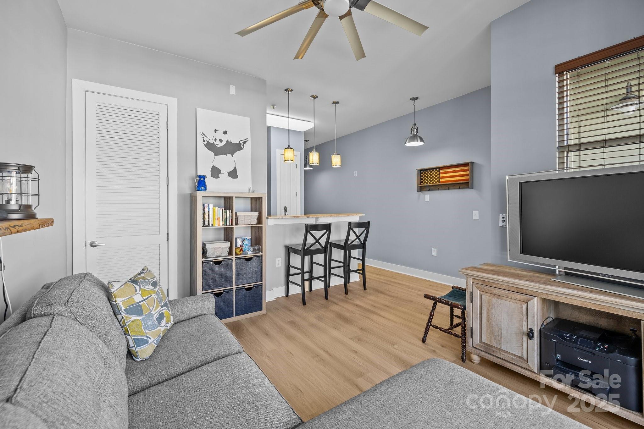 1101 W 1st Street Unit: 124