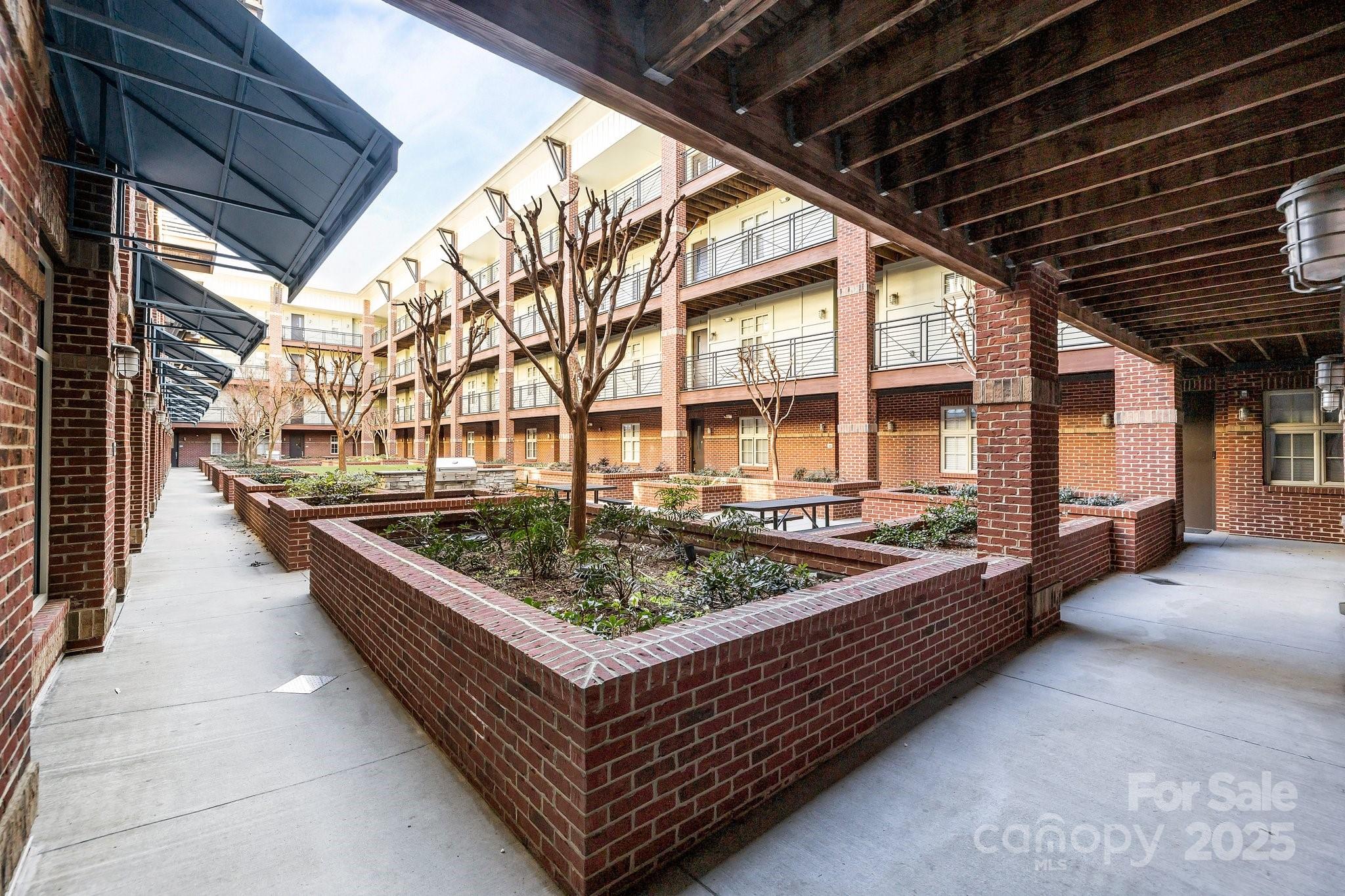 1101 W 1st Street Unit: 124