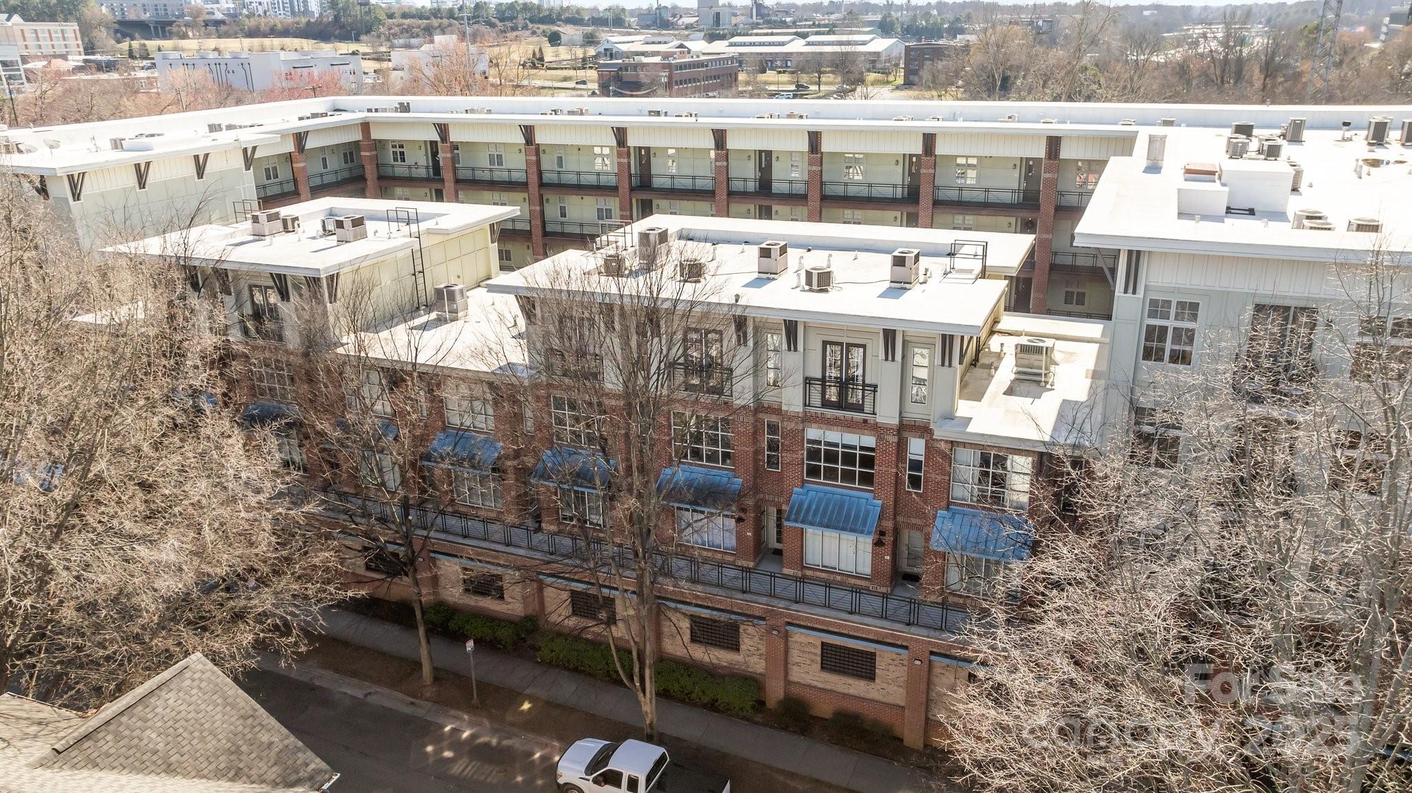 1101 W 1st Street Unit: 124