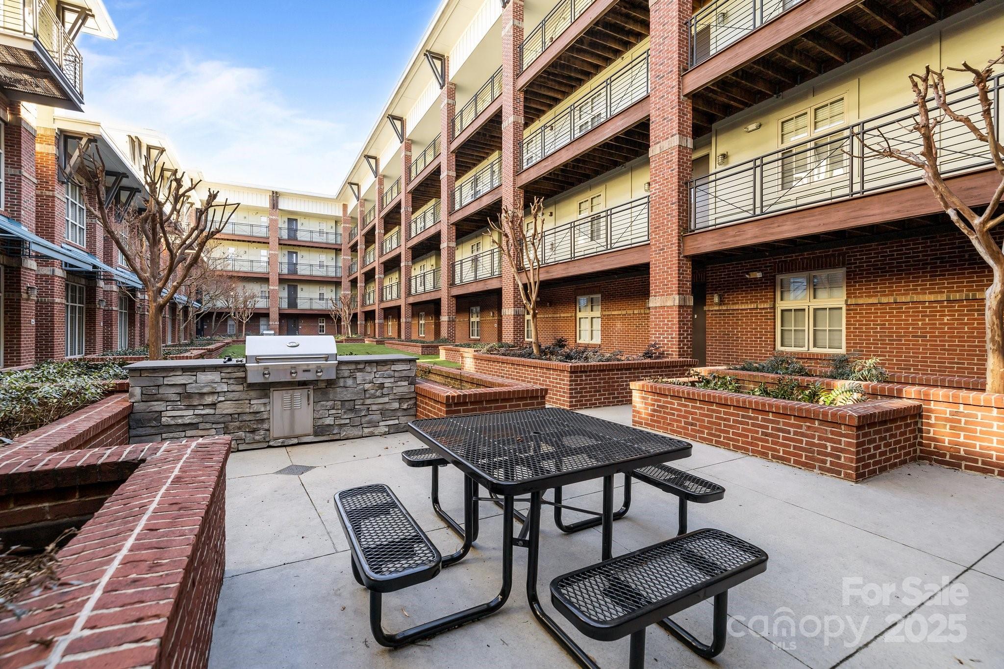 1101 W 1st Street Unit: 124