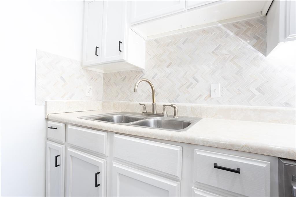 3232 Abbeywood Drive