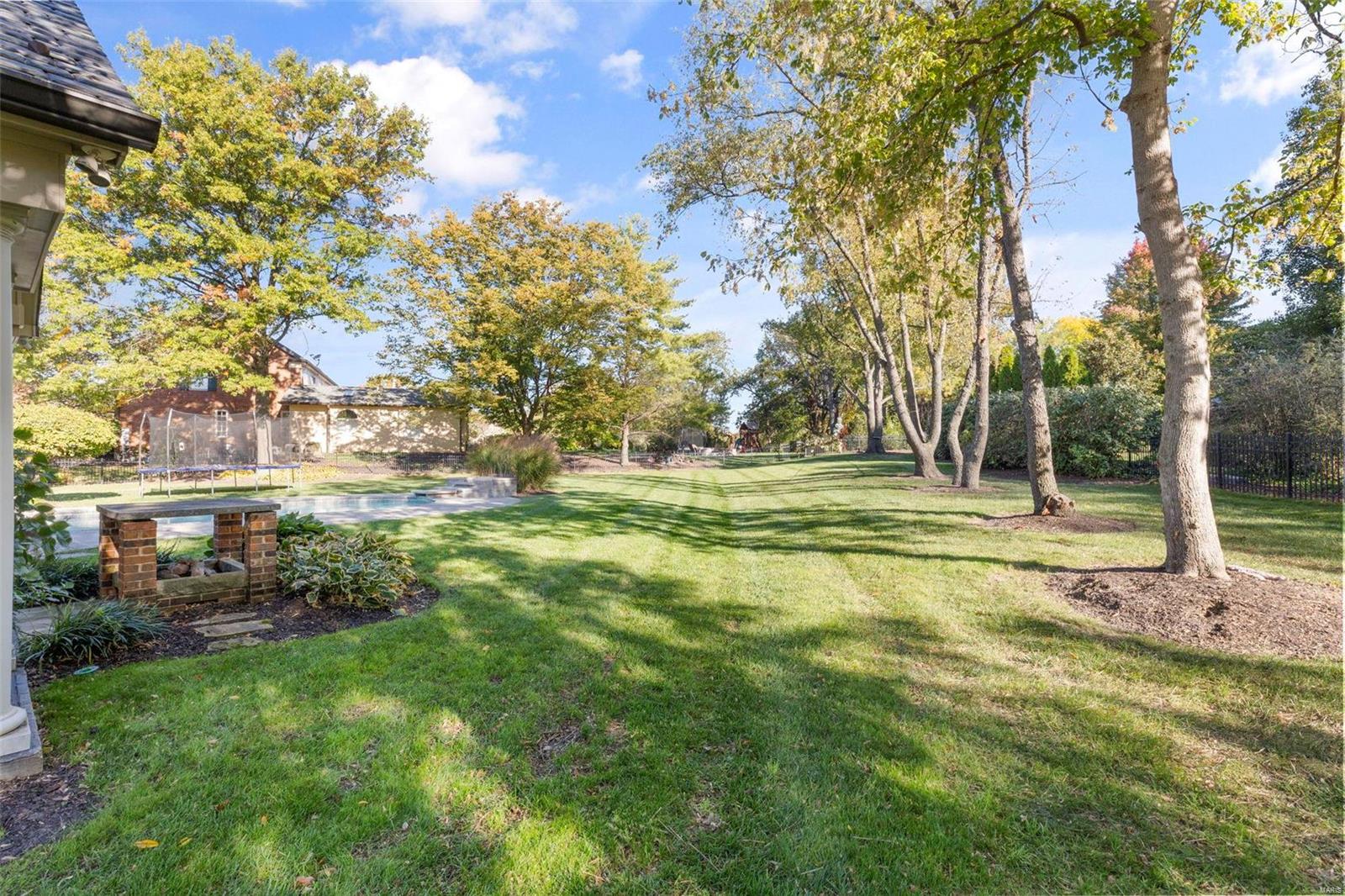 14 Frontenac Place Drive