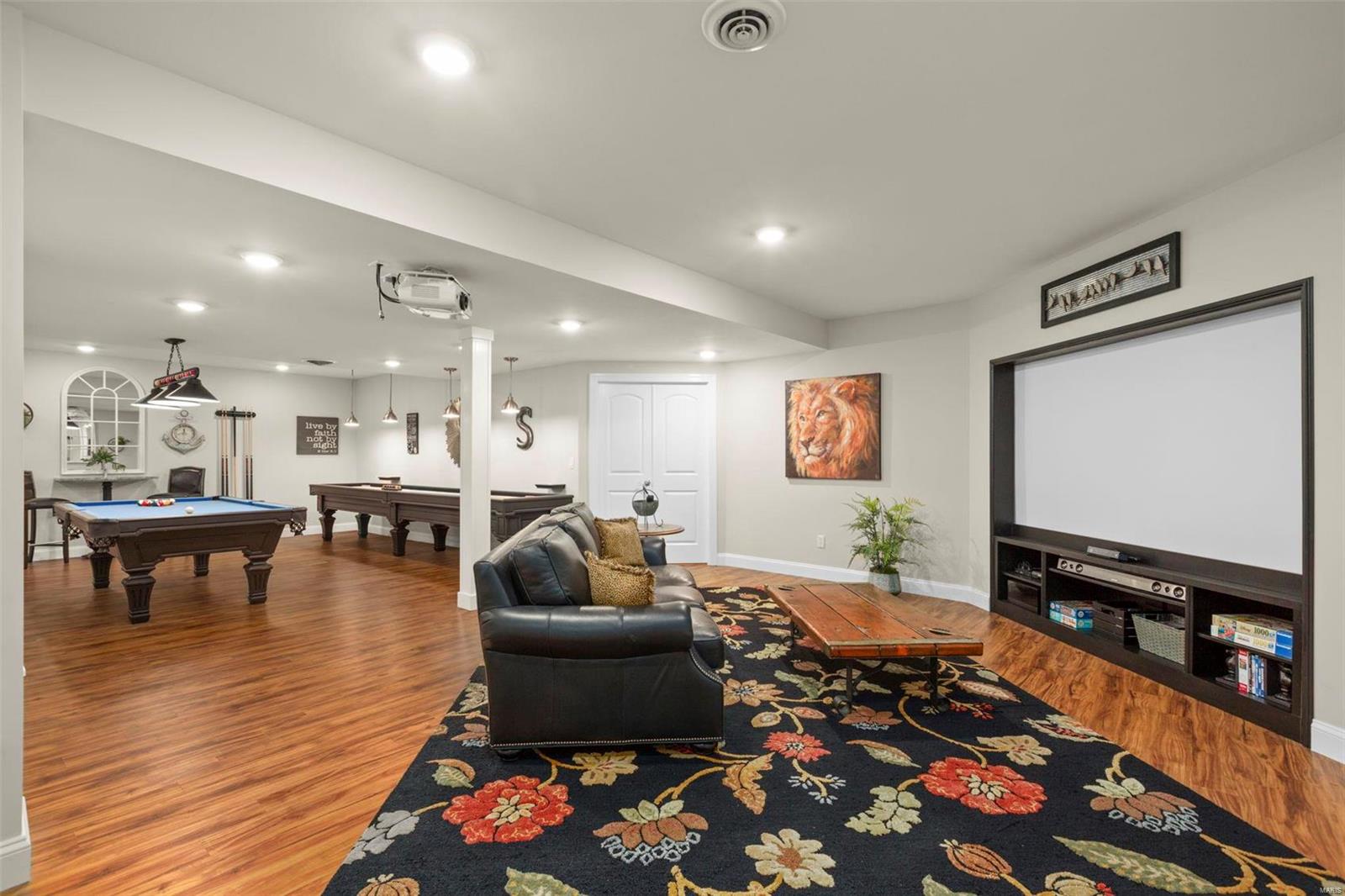 1525 Windridge Court