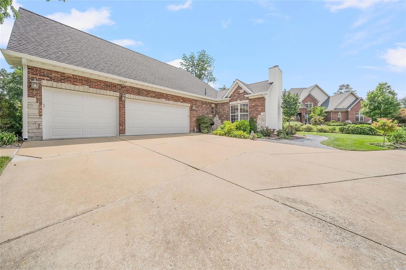 1525 Windridge Court