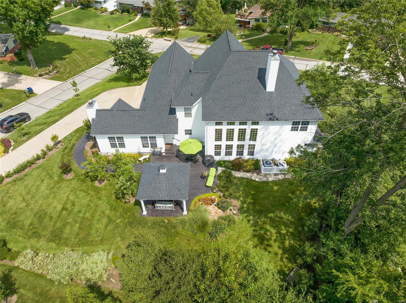 1525 Windridge Court