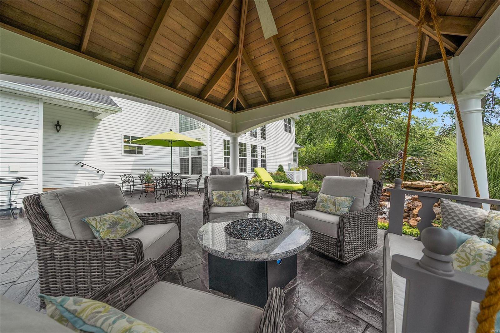 1525 Windridge Court