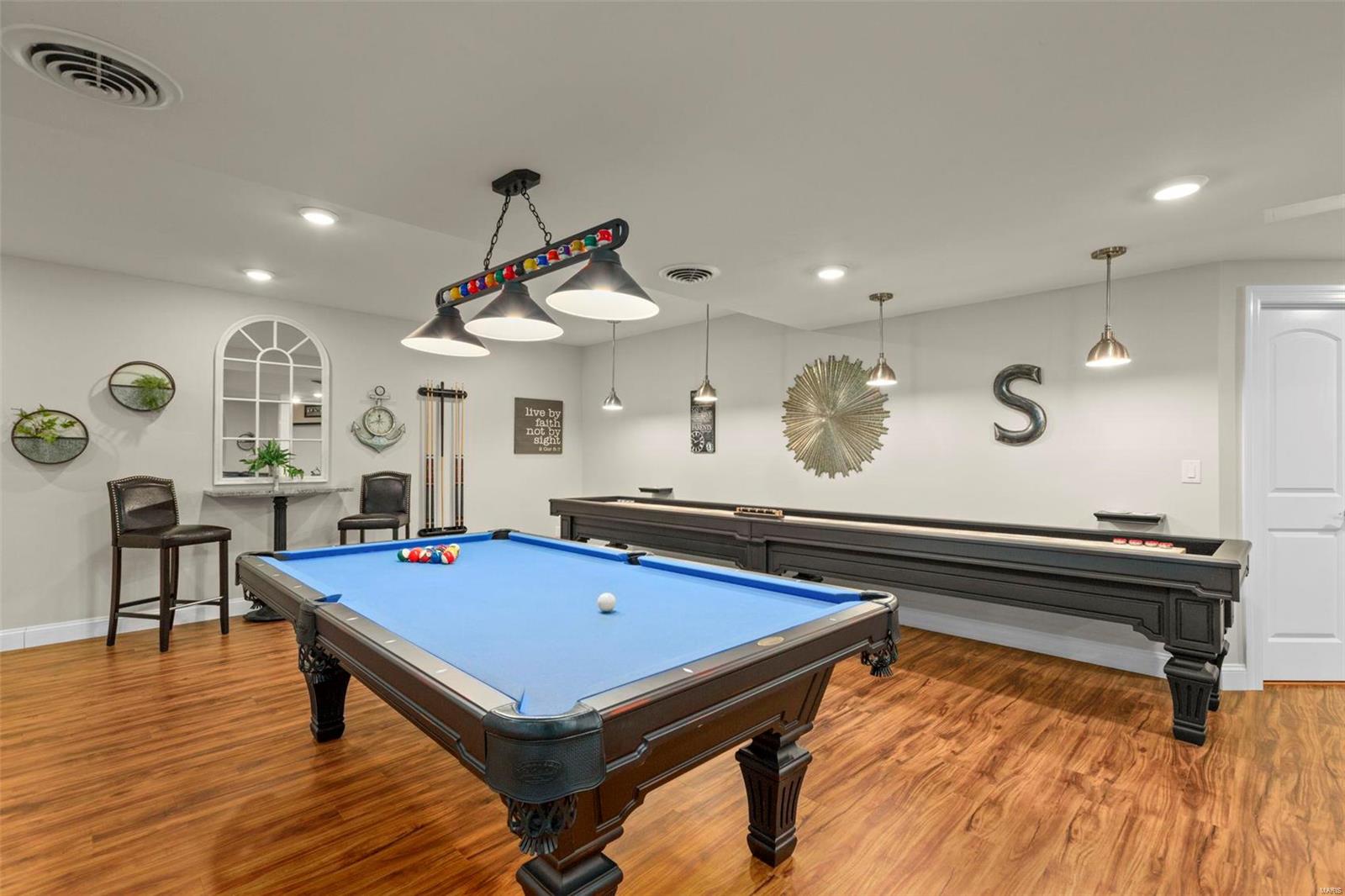 1525 Windridge Court