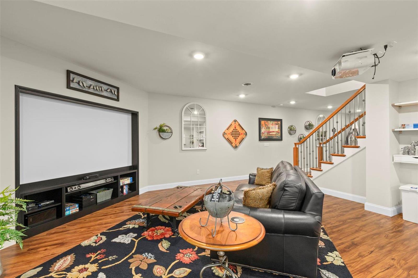 1525 Windridge Court