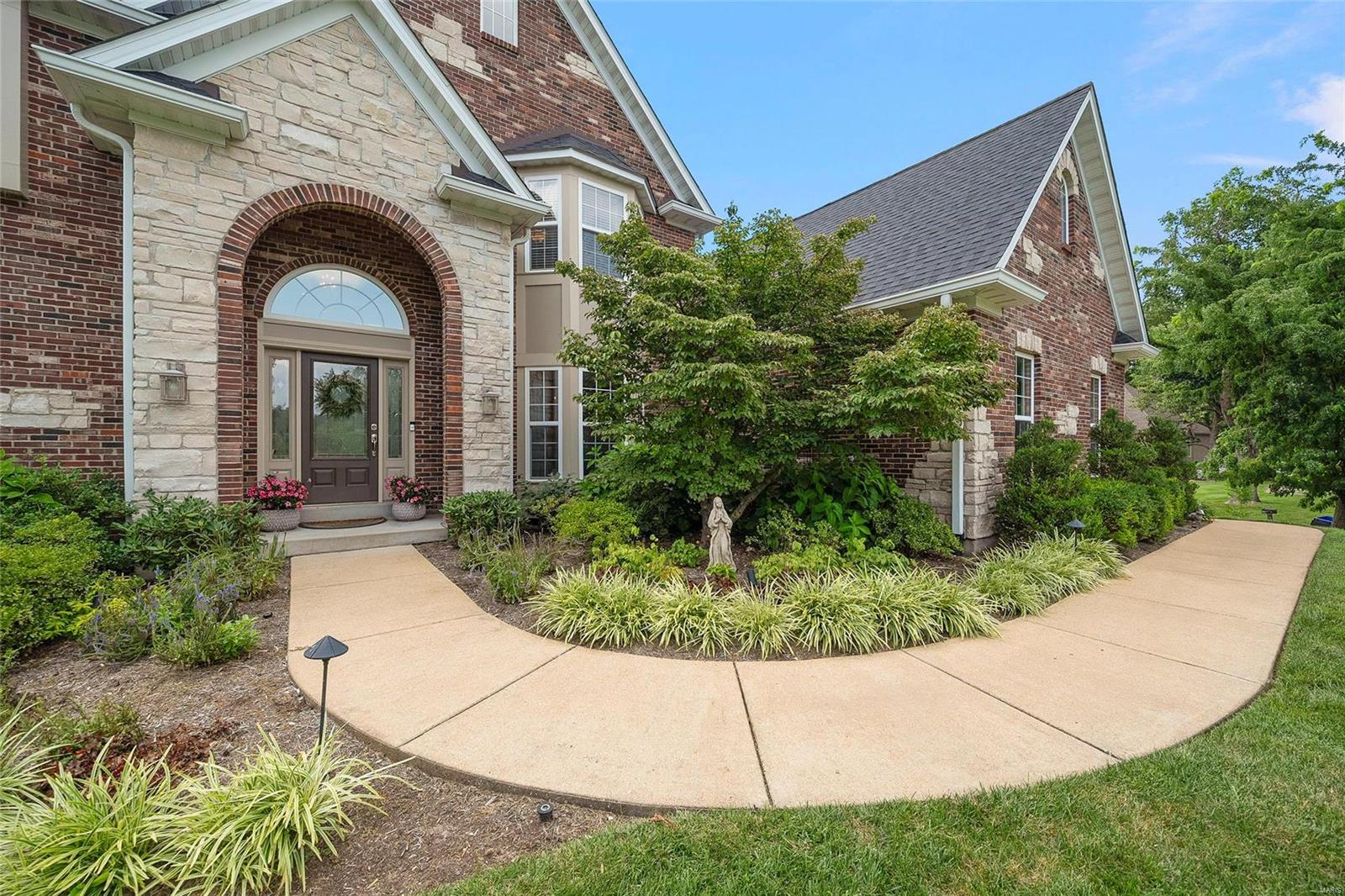 1525 Windridge Court