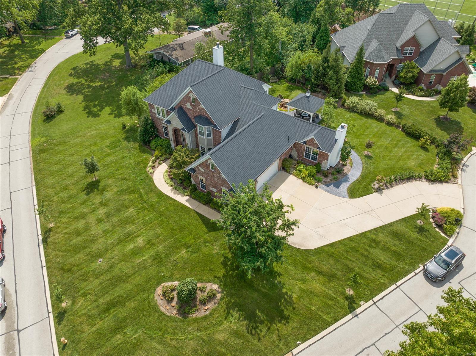 1525 Windridge Court
