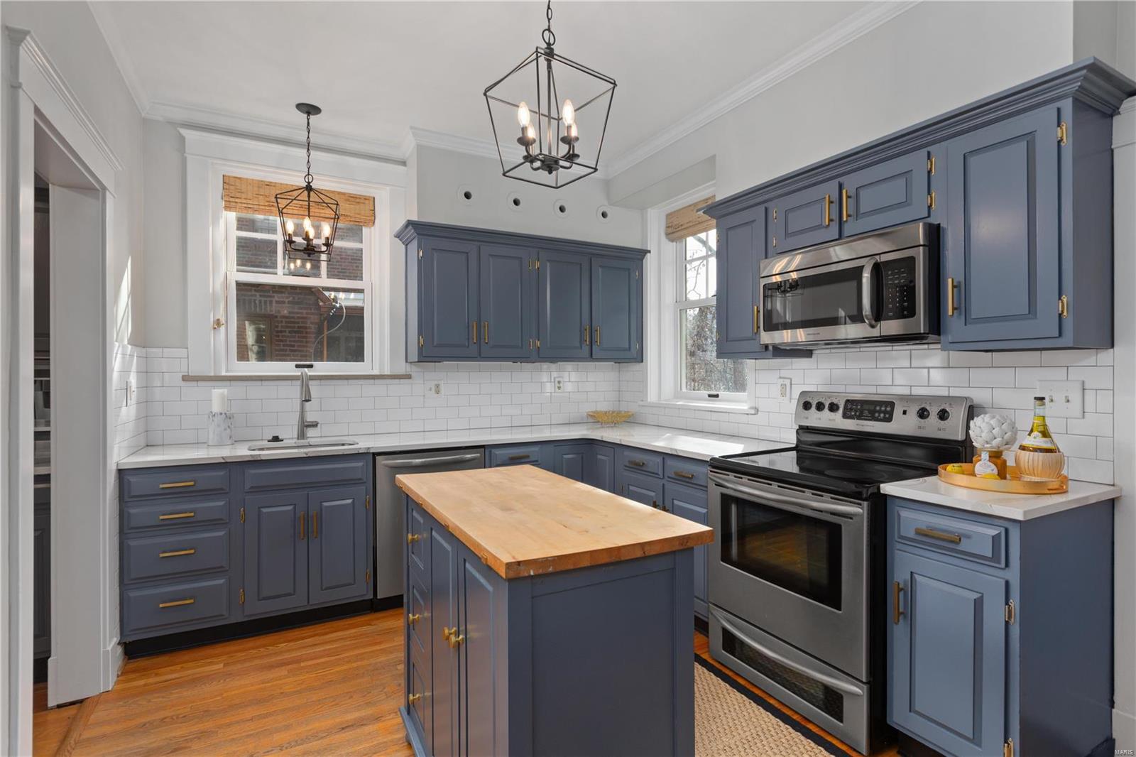 7460 Stratford Avenue