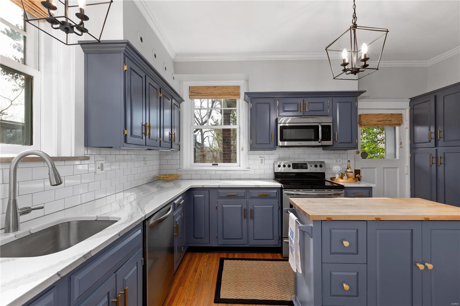 7460 Stratford Avenue