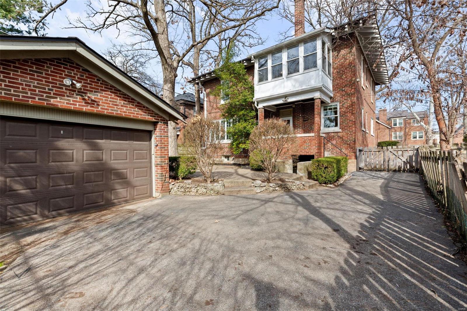 7460 Stratford Avenue