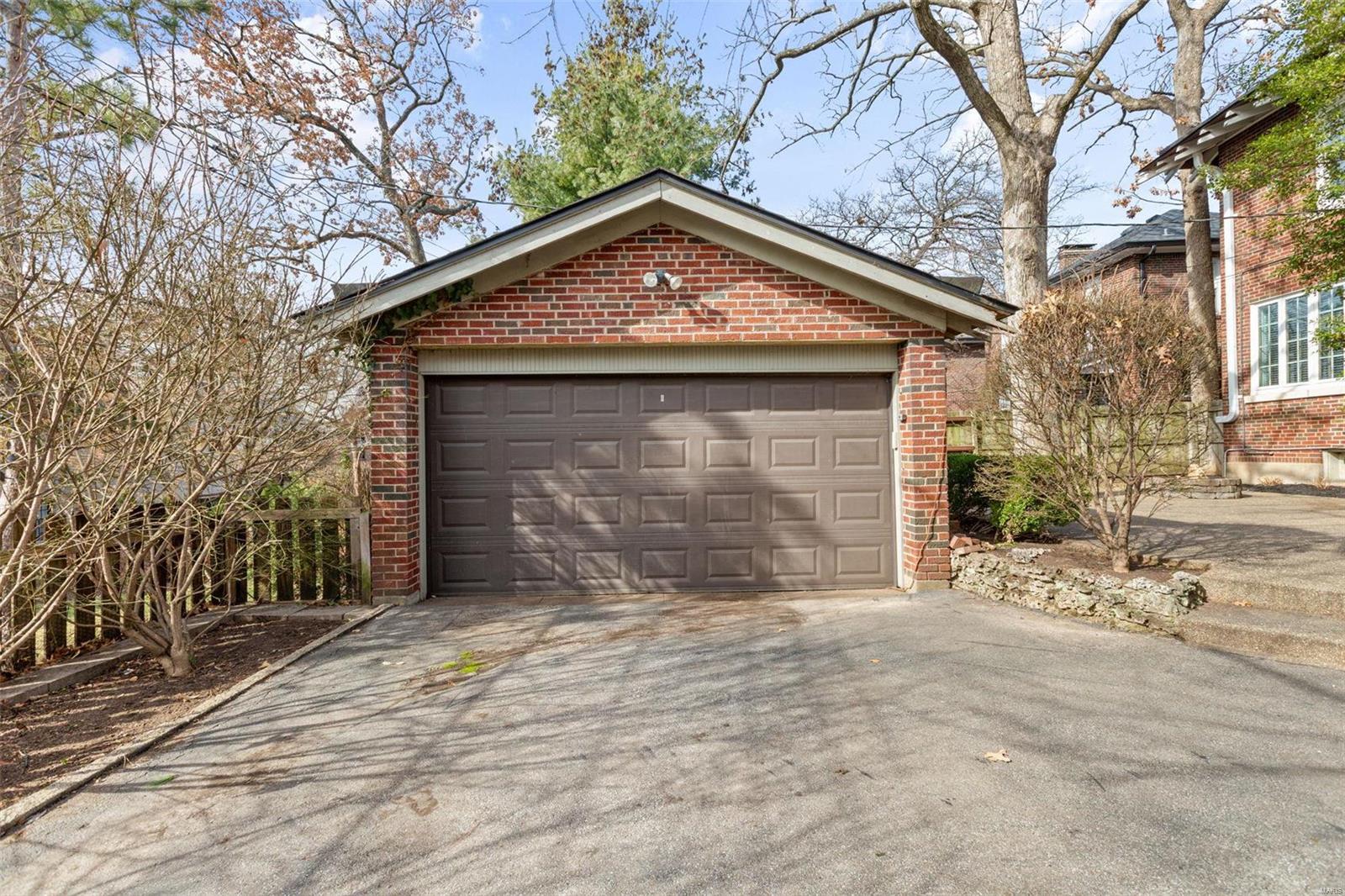 7460 Stratford Avenue