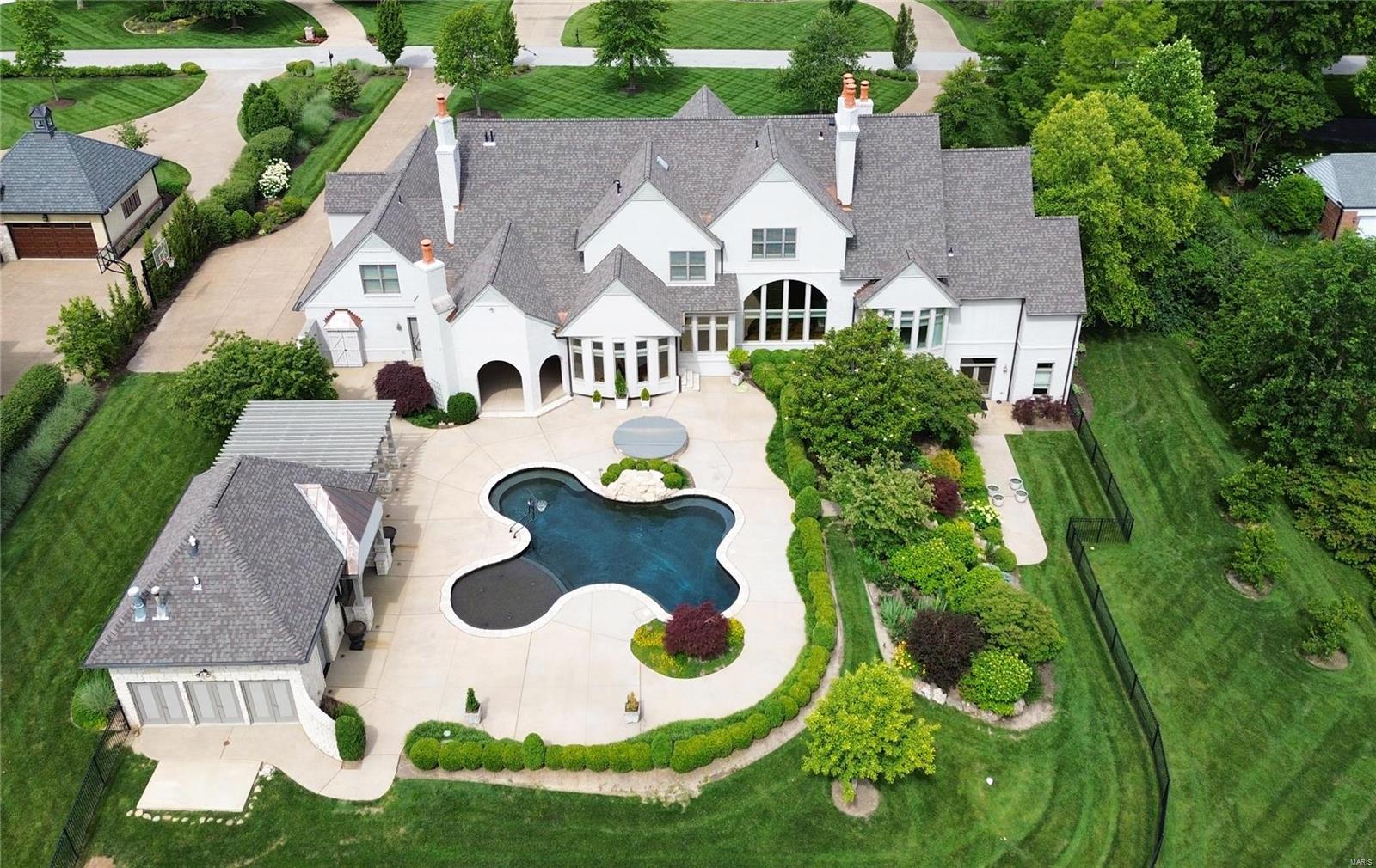 6 Bridle Lane