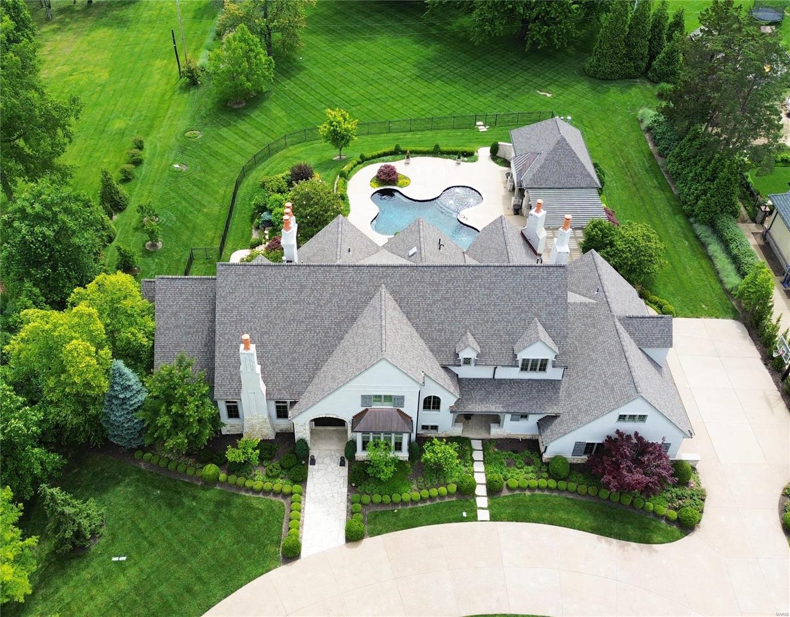 6 Bridle Lane