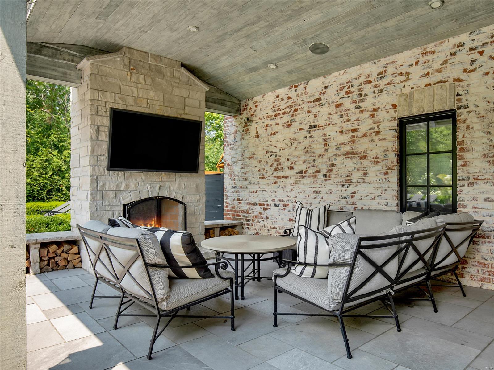 12 Ladue Manor