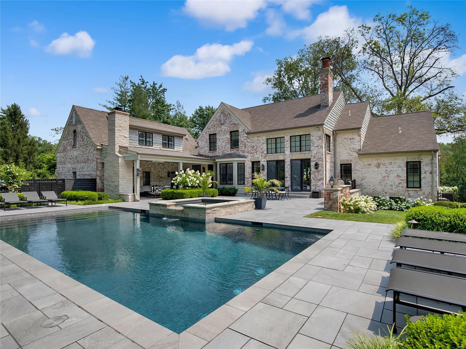 12 Ladue Manor
