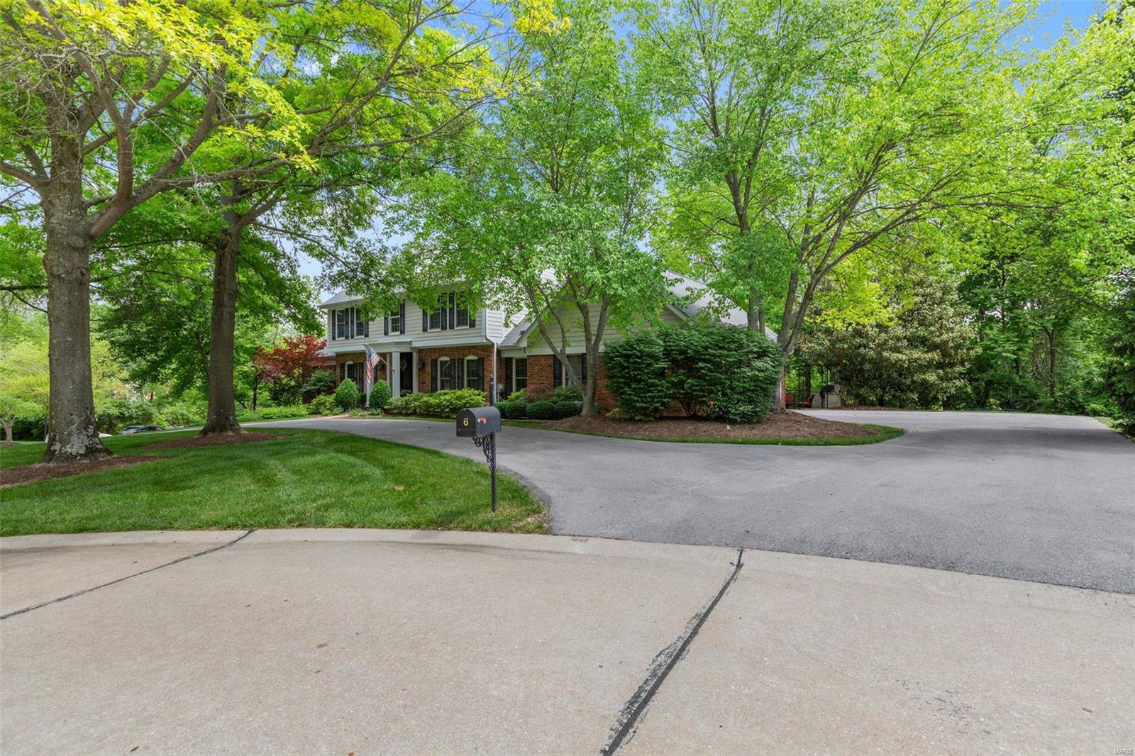 6 Vanessa Drive