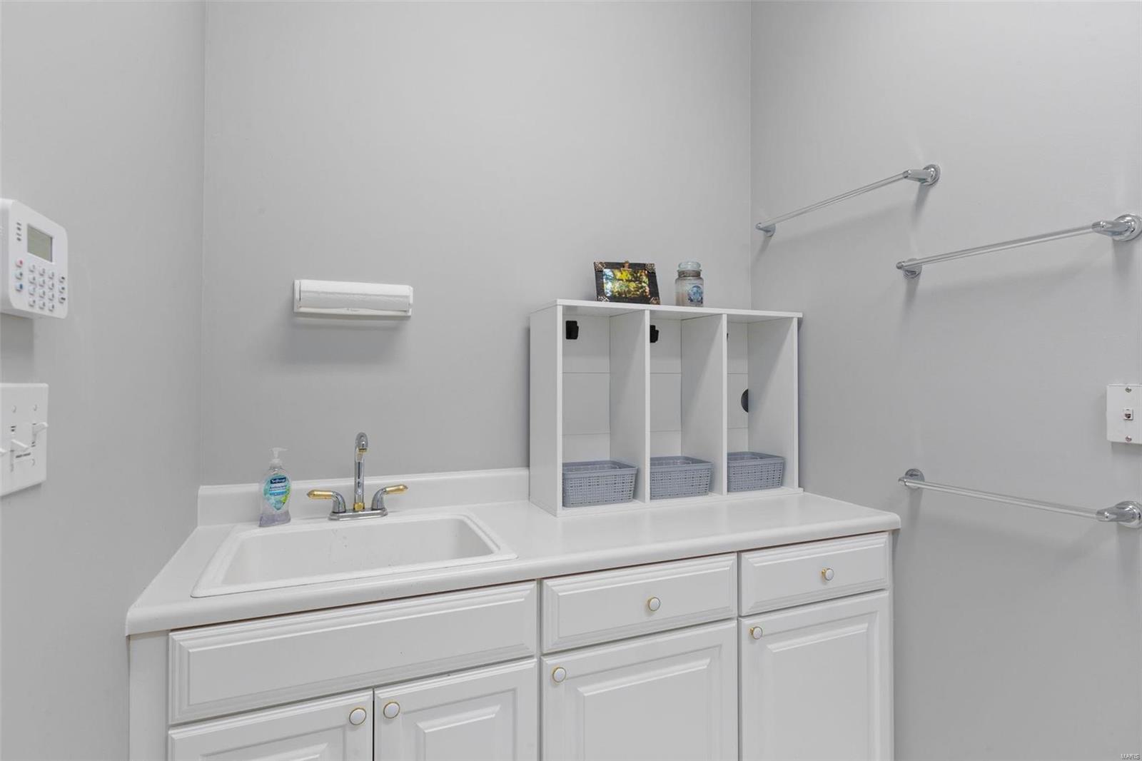 760 Heatherstone Drive