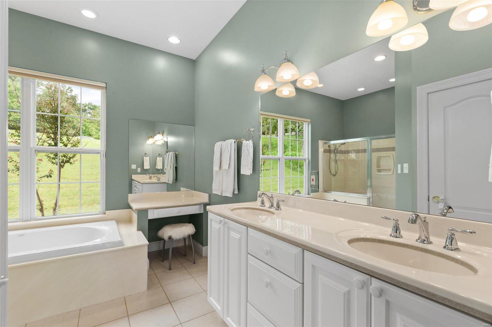 760 Heatherstone Drive