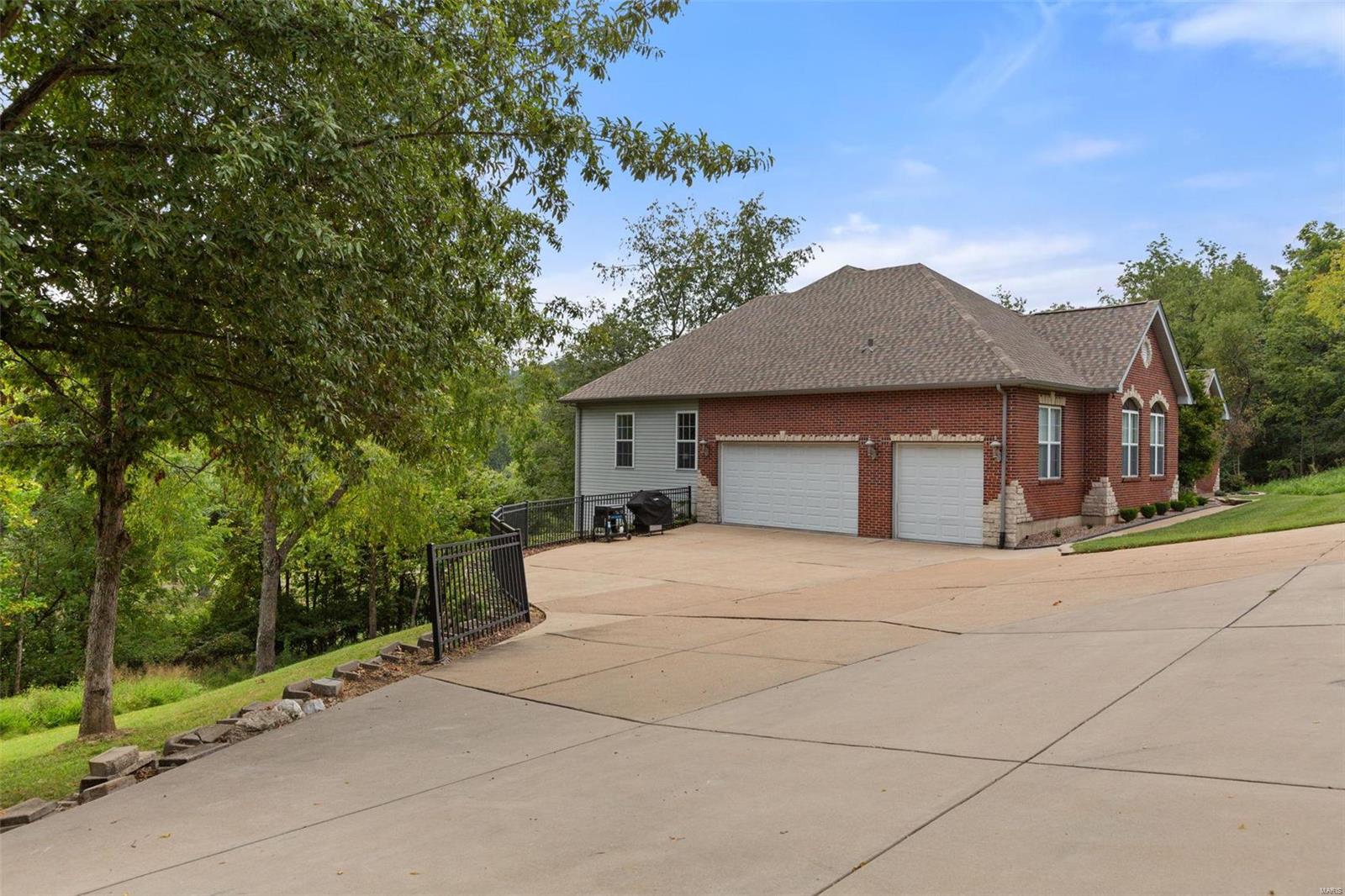 760 Heatherstone Drive